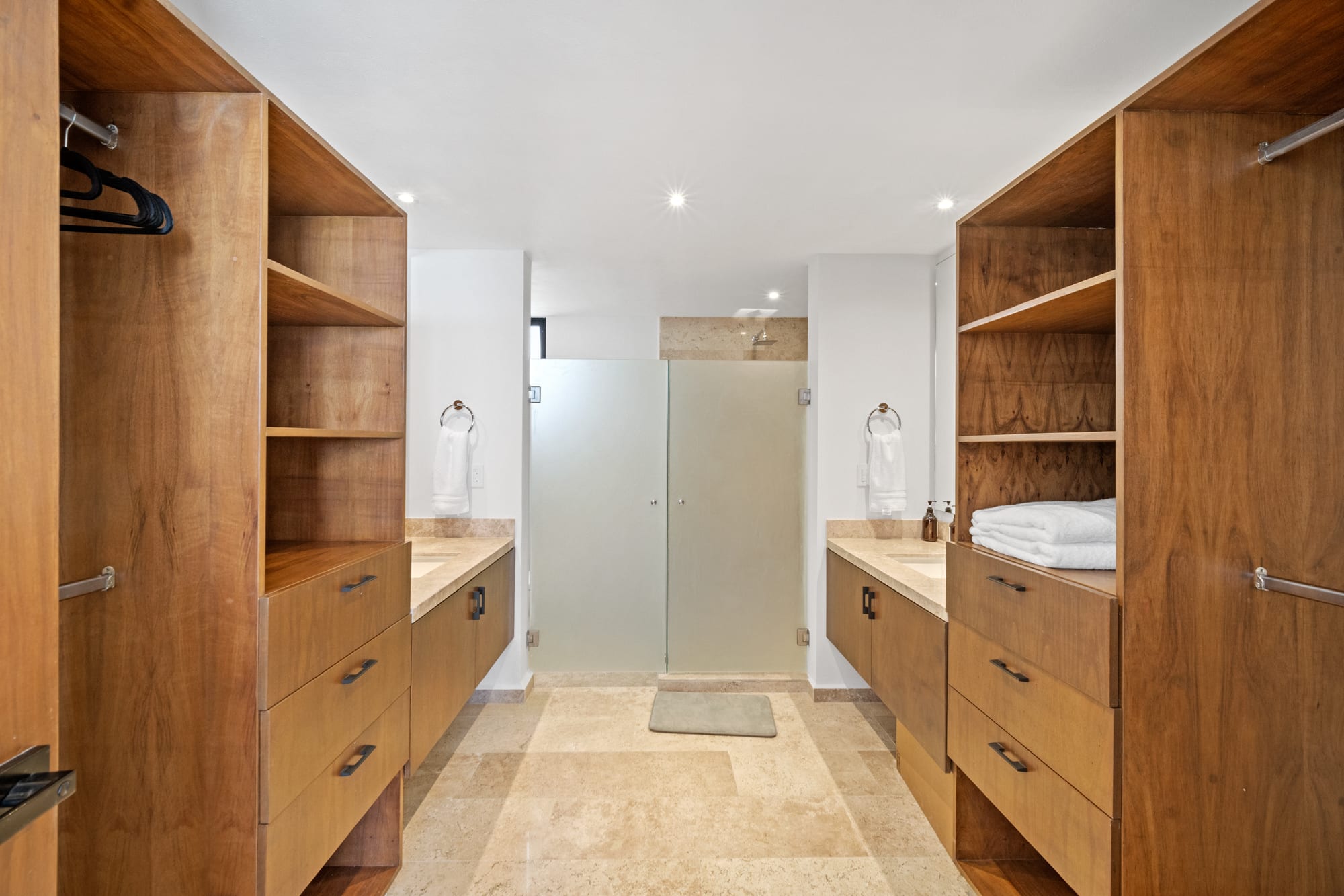 4-Bedroom Beachfront Apartment 4