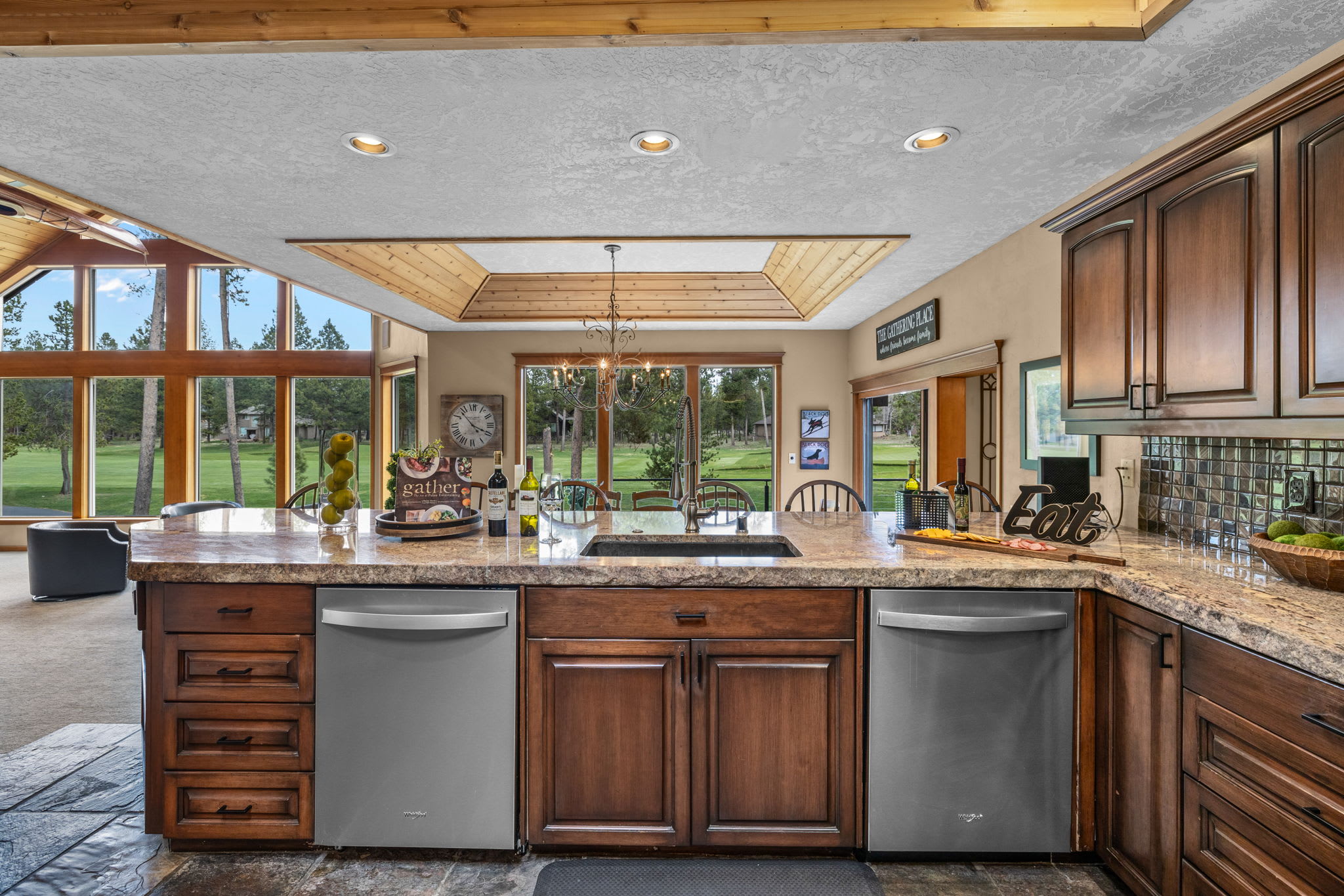 Fairway Lodge - 6 Bedrooms | Sunriver, OR