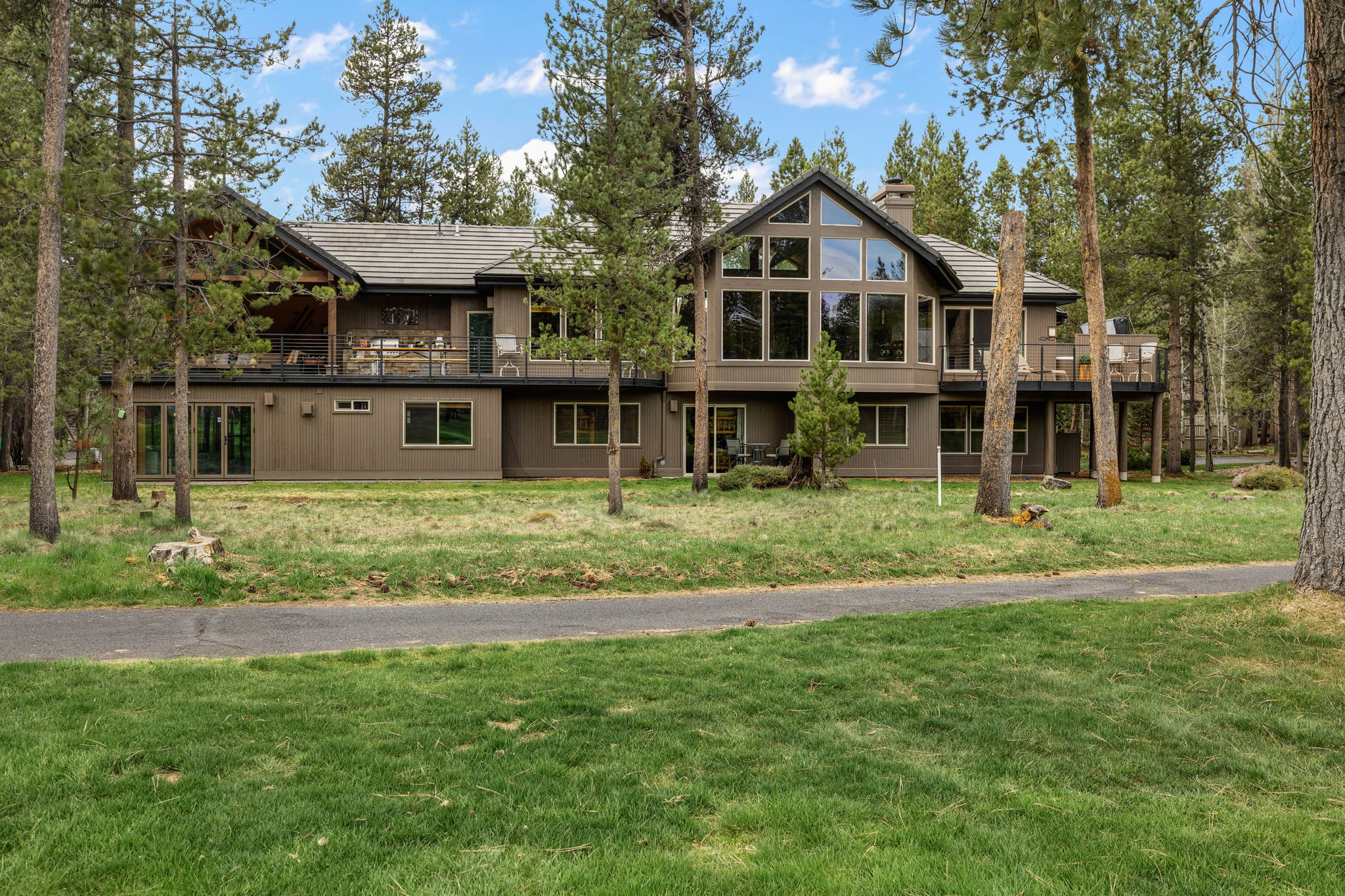 Fairway Lodge - 6 Bedrooms | Sunriver, OR