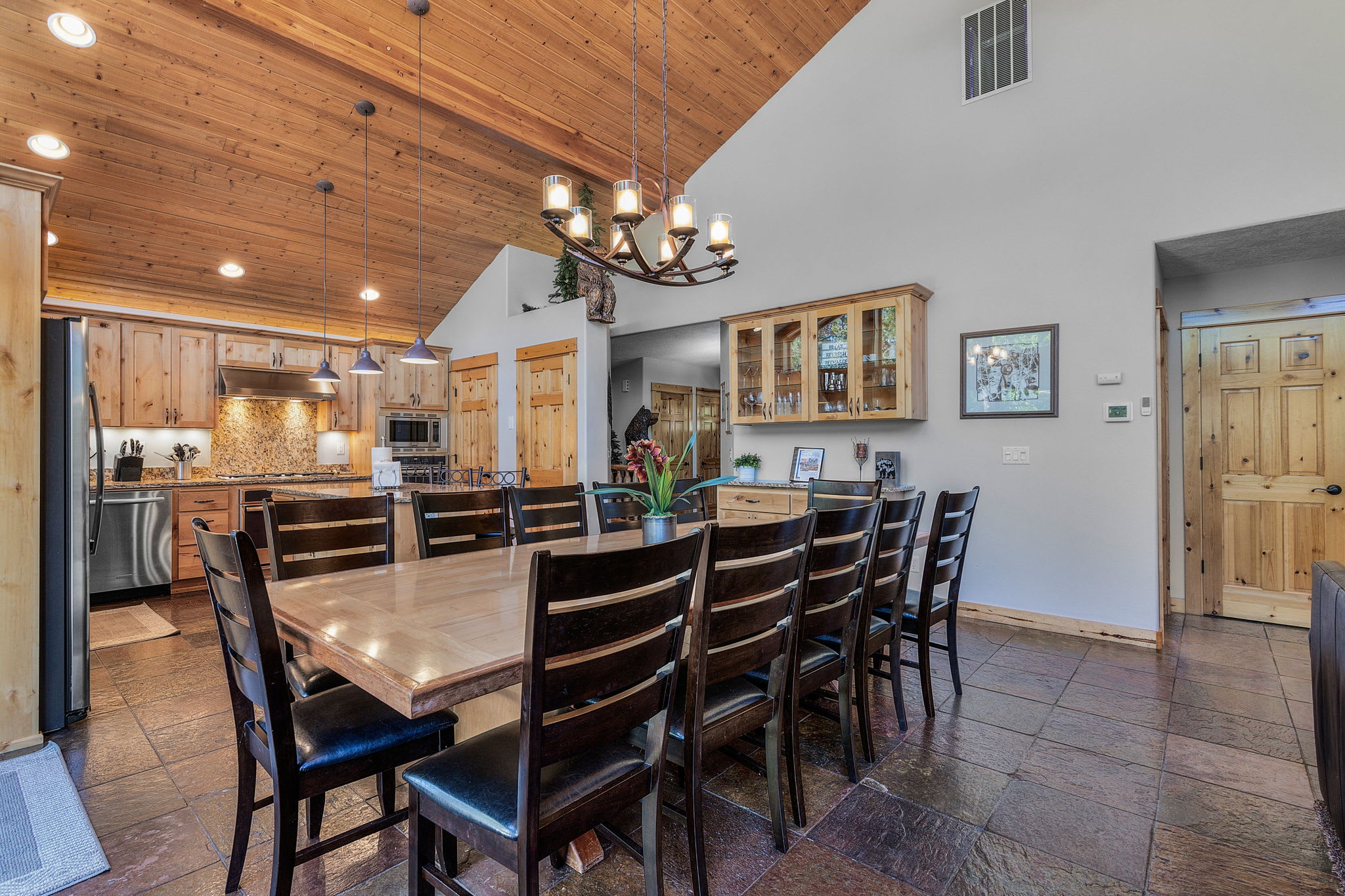 Black Bear Lodge, Beautiful Dining Room