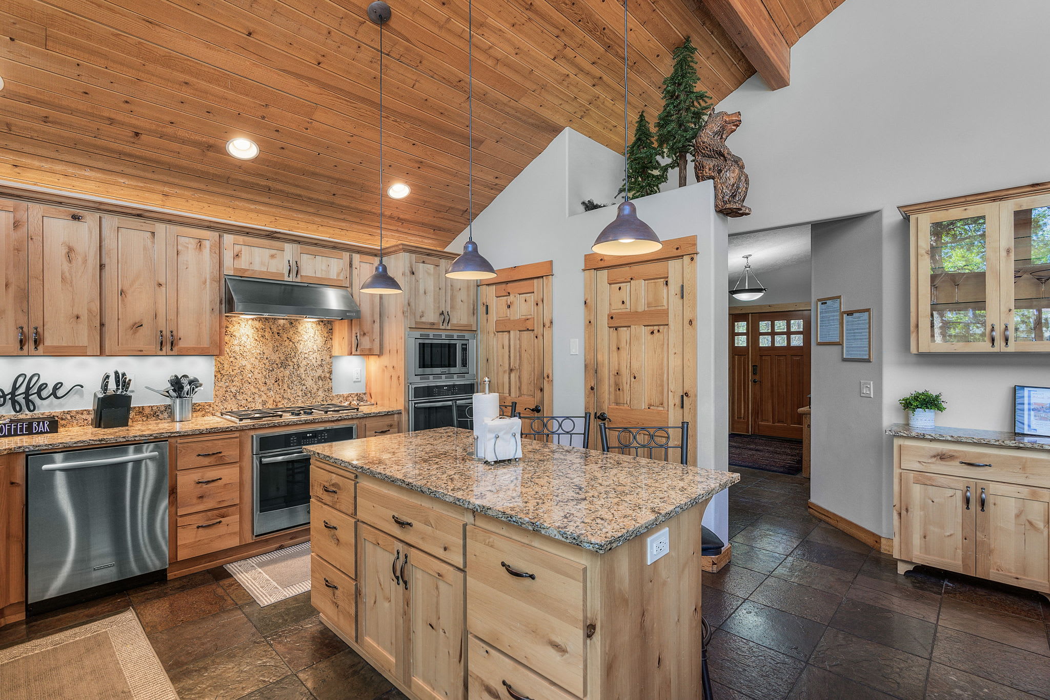 Black Bear Lodge, Well-Equipped Kitchen All Dual Stainless Steel Appliances