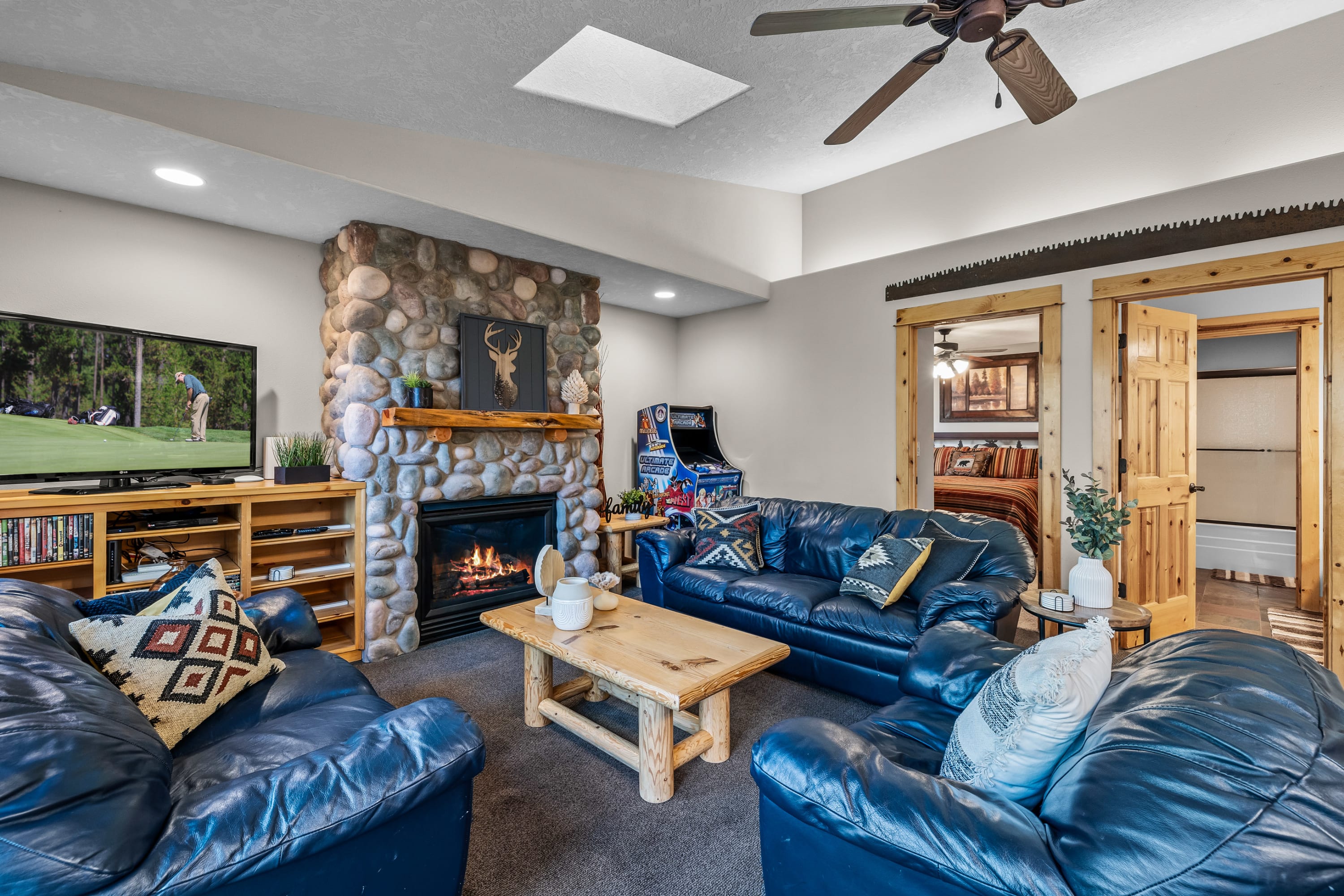 Black Bear Lodge - 7 Bedrooms | Sunriver, OR