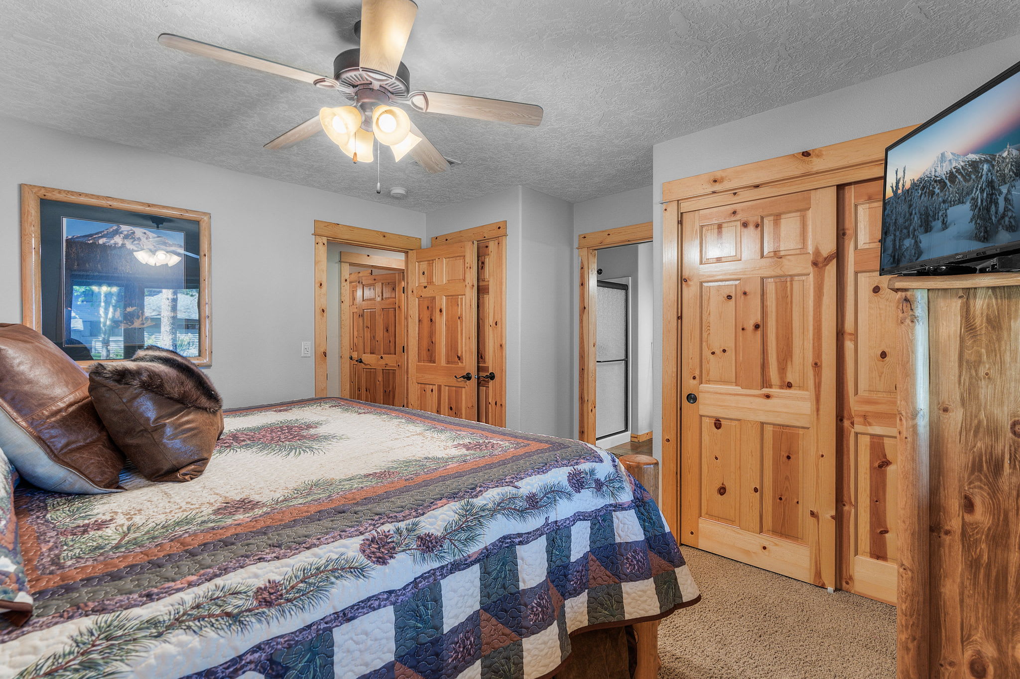 Black Bear Lodge - 7 Bedrooms | Sunriver, OR