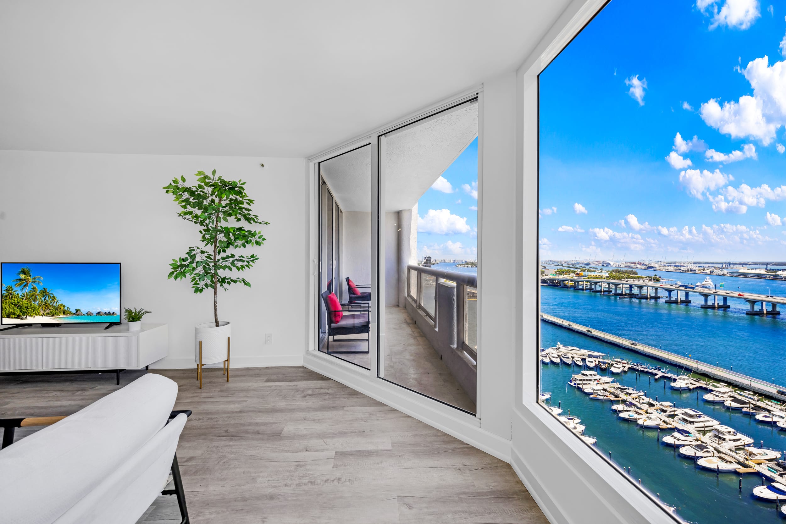 Waterfront Long-Stay | Private Balcony | StayCozy