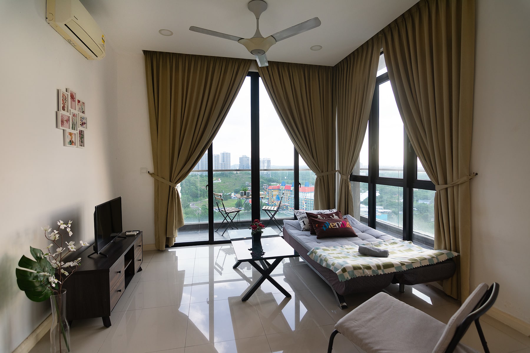 View 3