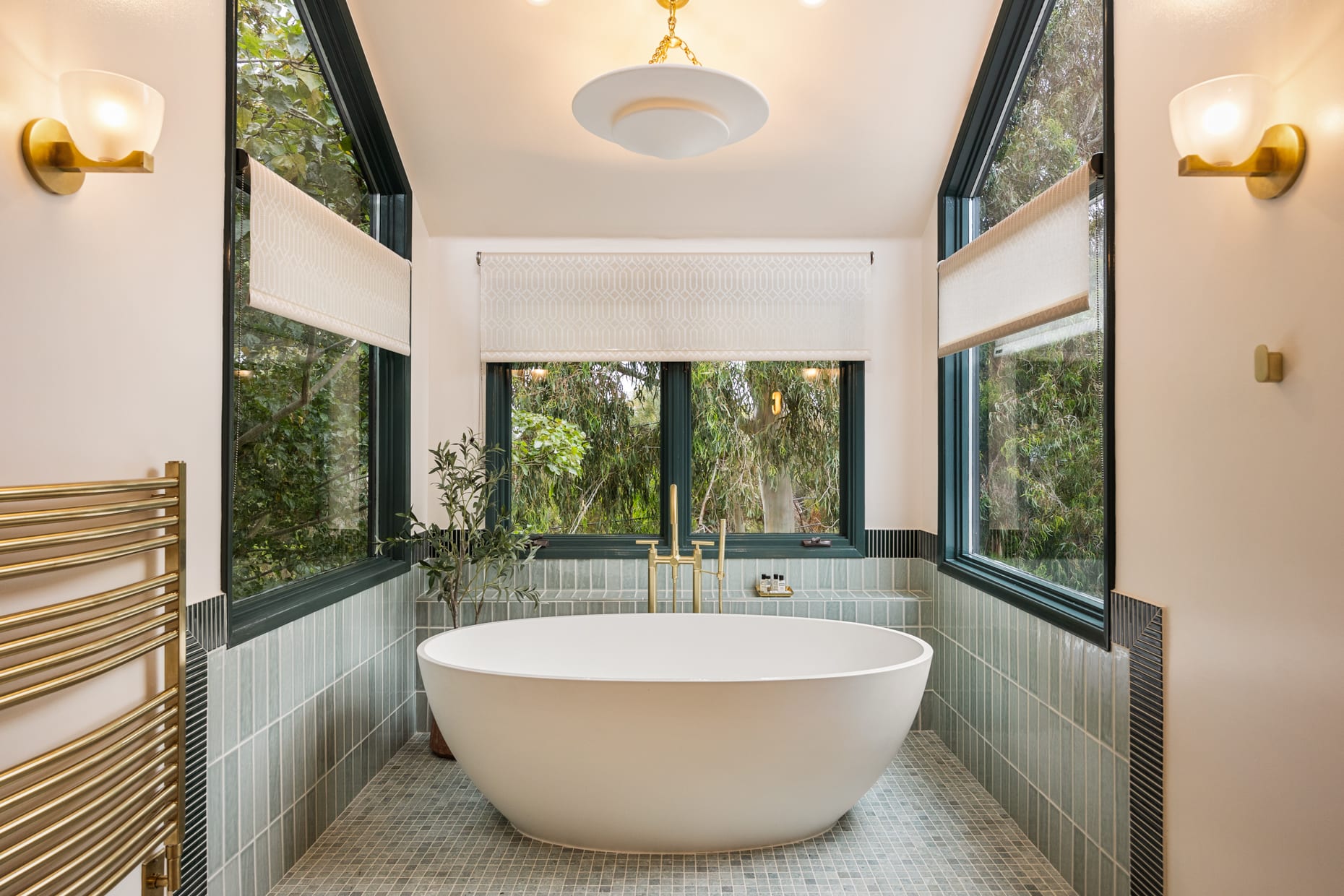 Enjoy a relaxing soak in the newly installed luxury soaking tub.Enjoy a relaxing soak in the newly installed luxury soaking tub.