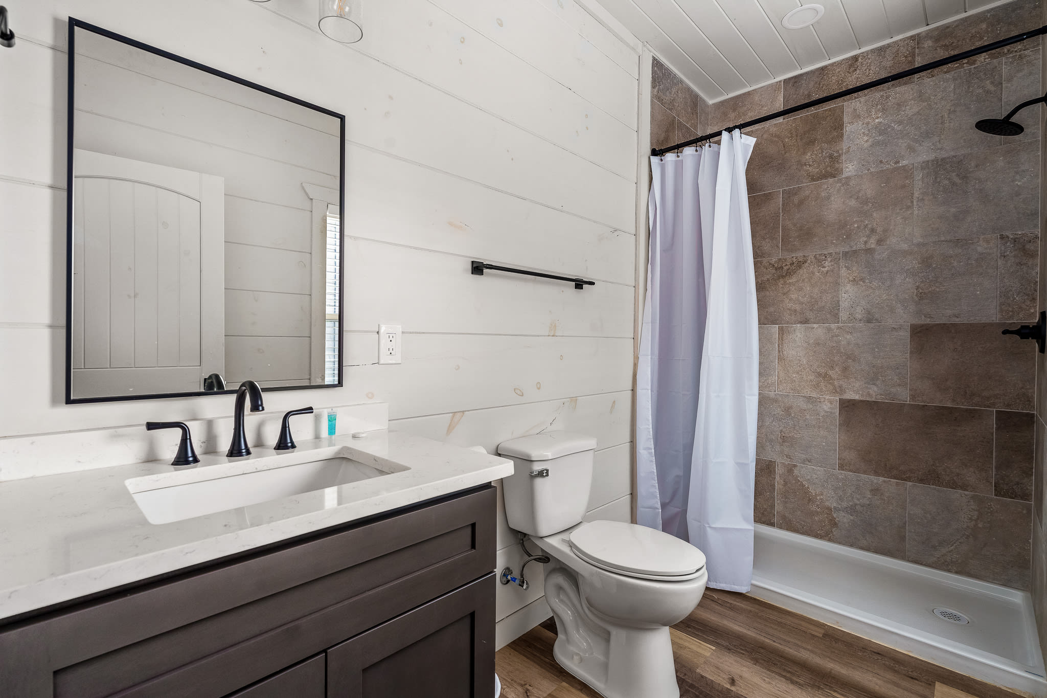 Indoor Pool + Game Room + 10MI to Great Smoky