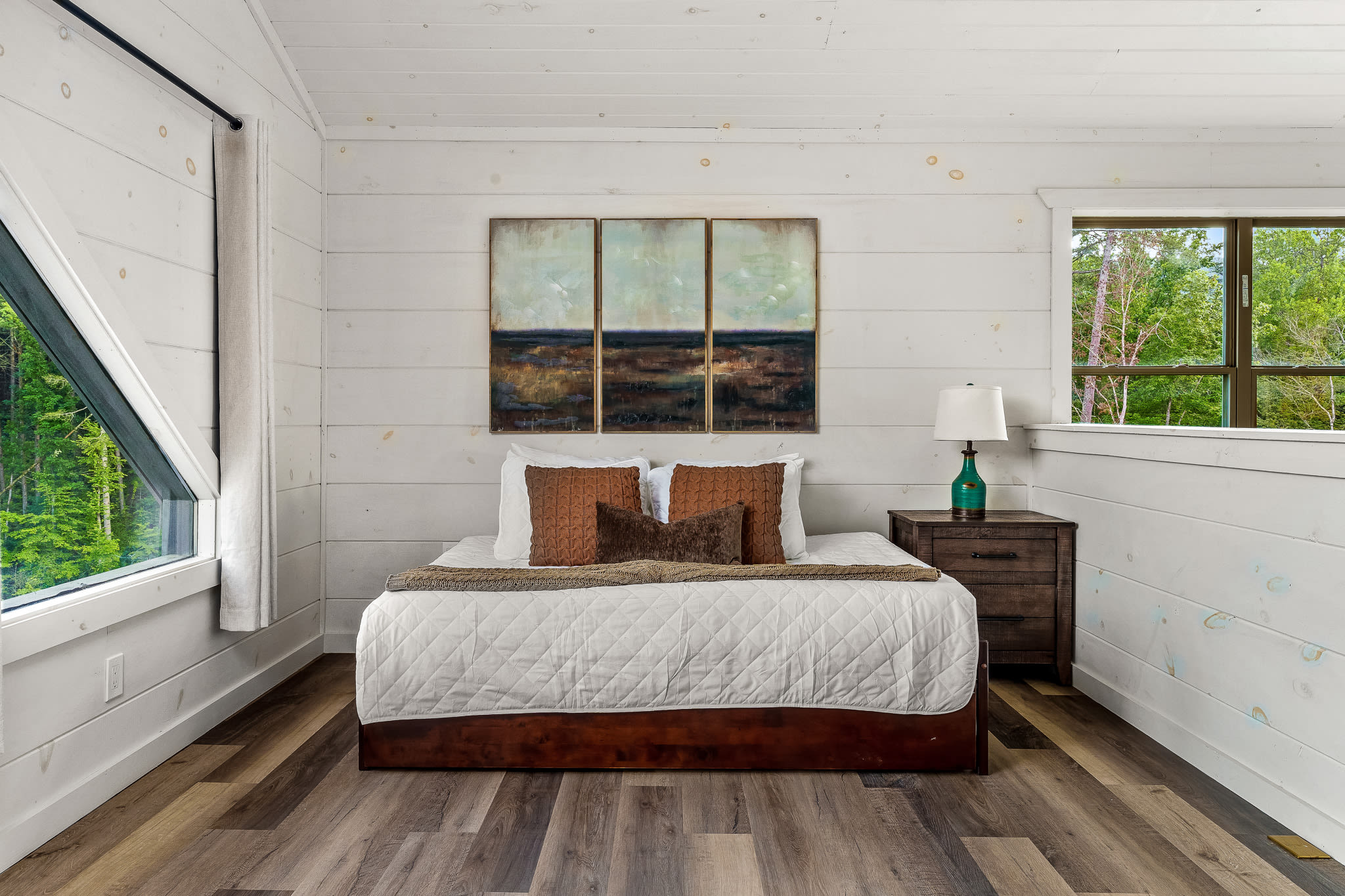 Indoor Pool + Game Room + 10MI to Great Smoky