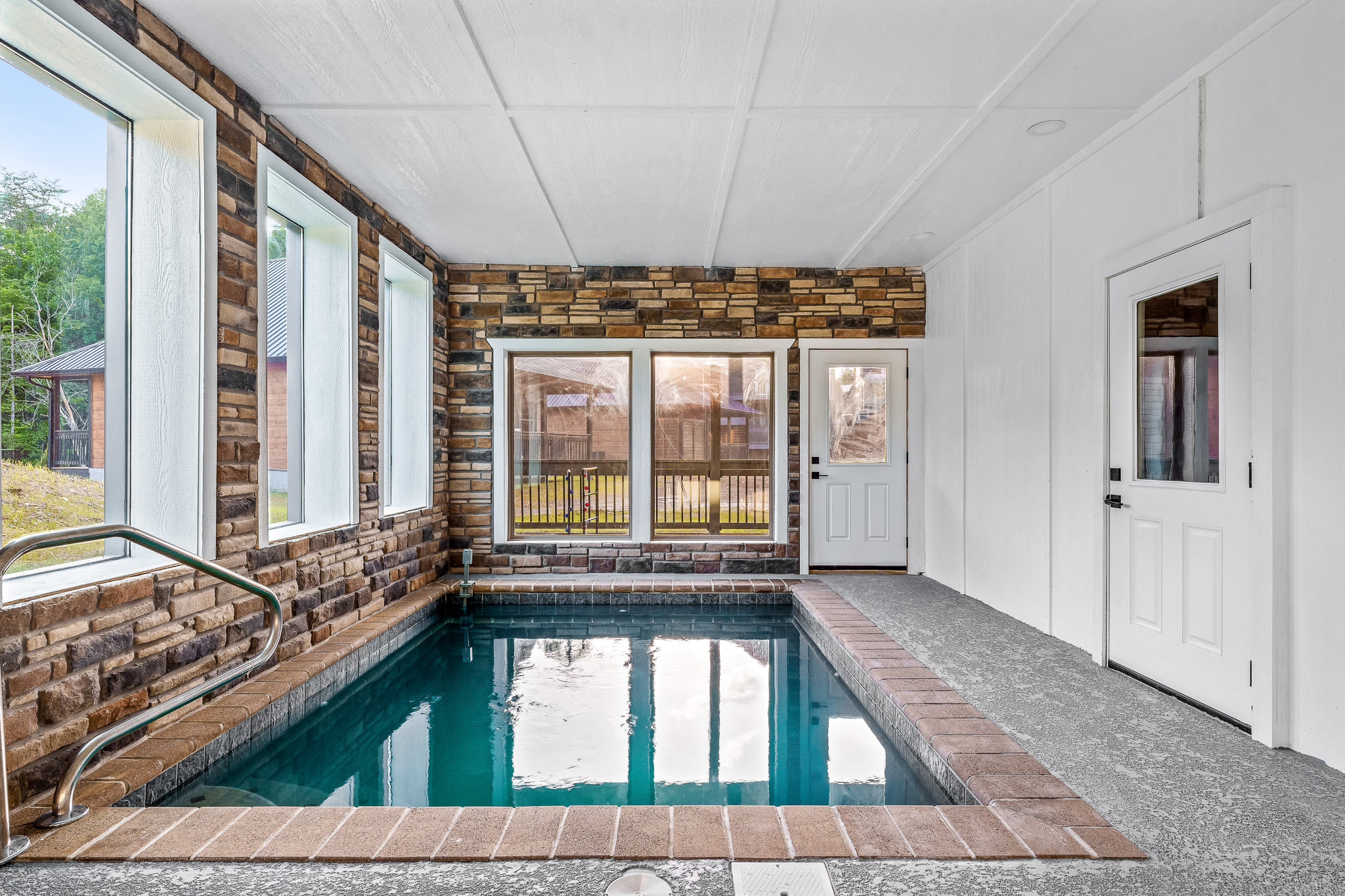 Indoor Pool + Game Room + 10MI to Great Smoky