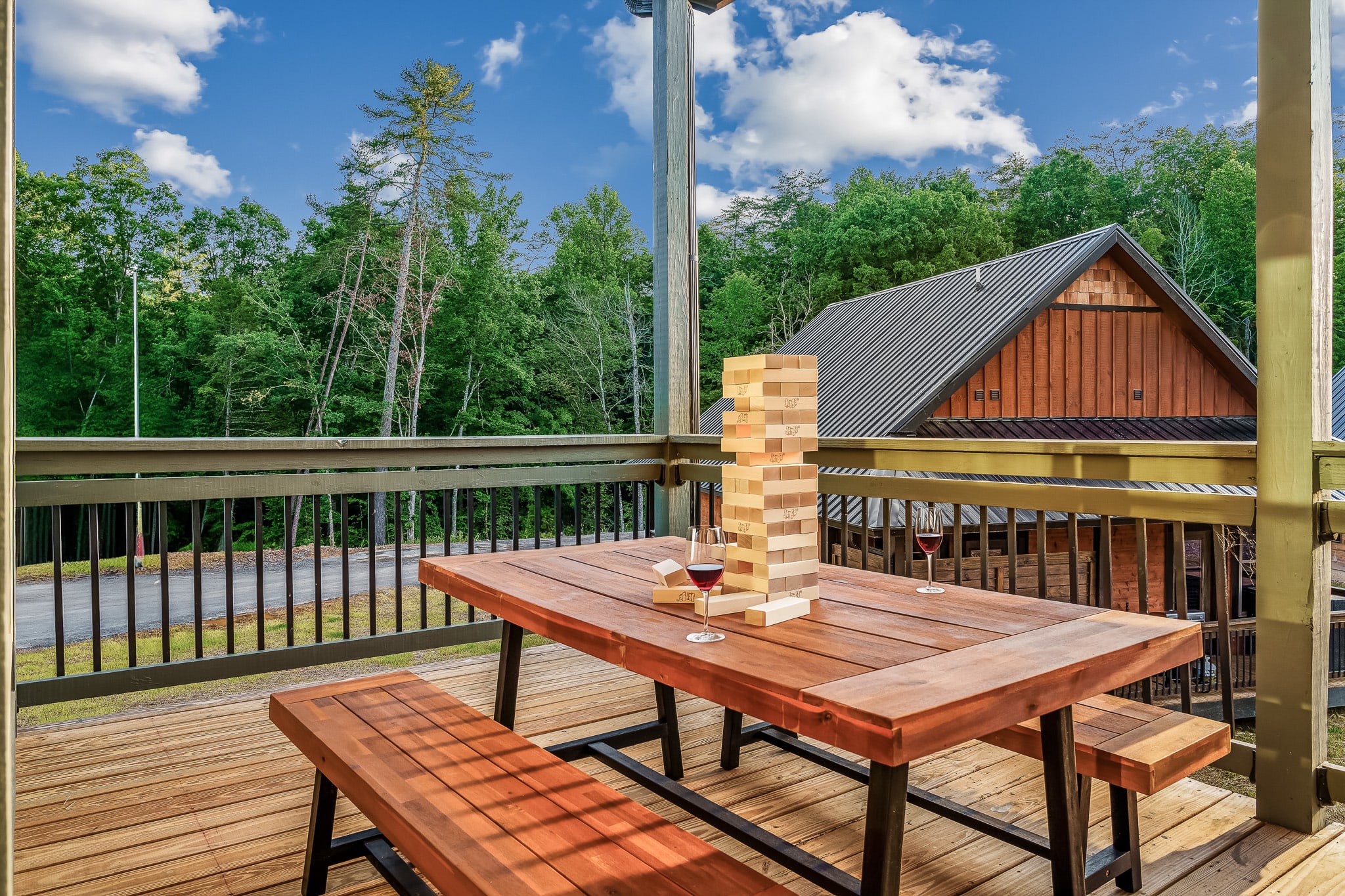 Indoor Pool + Game Room + 10MI to Great Smoky