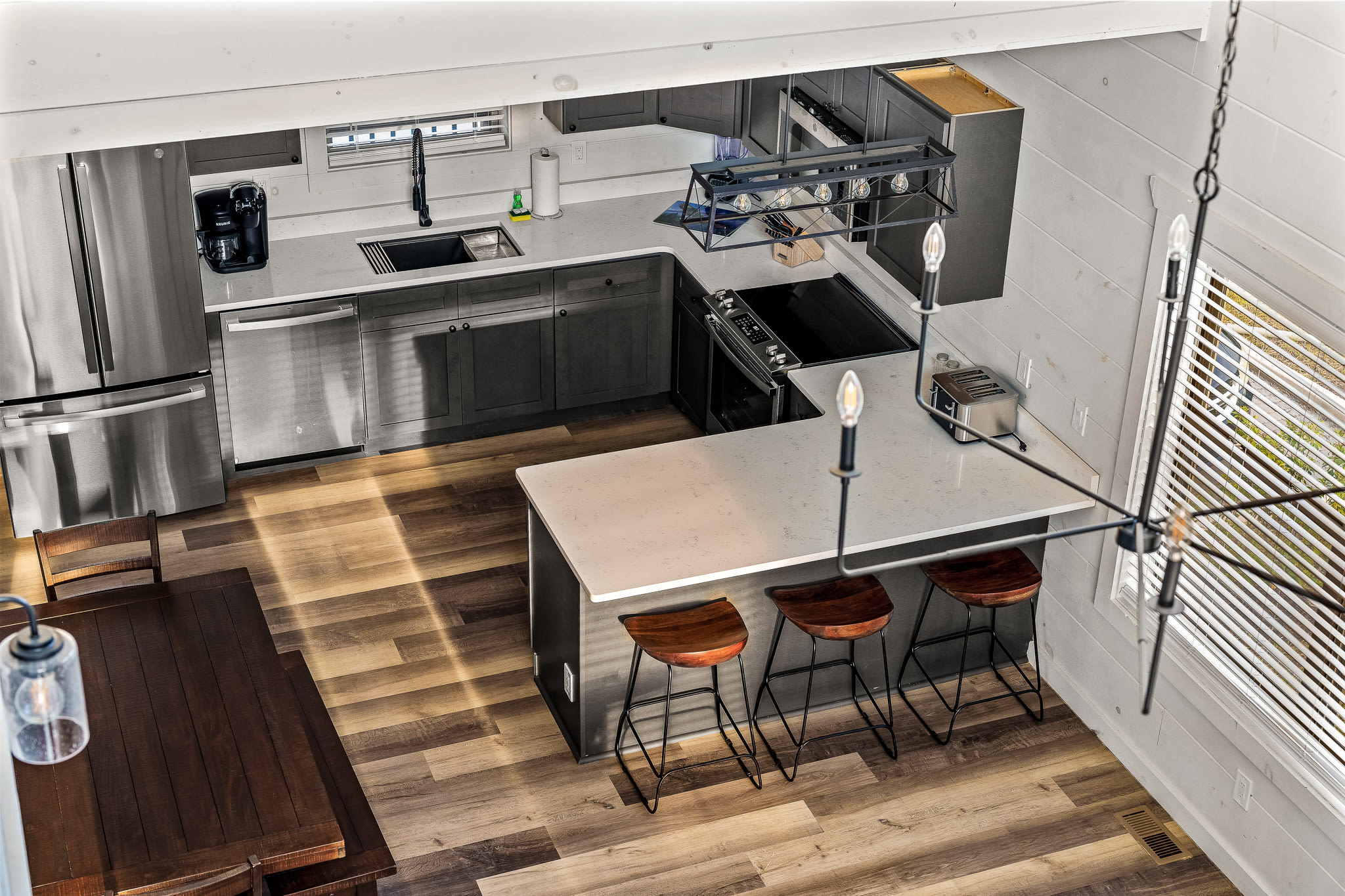 Indoor Pool + Game Room + 10MI to Great Smoky