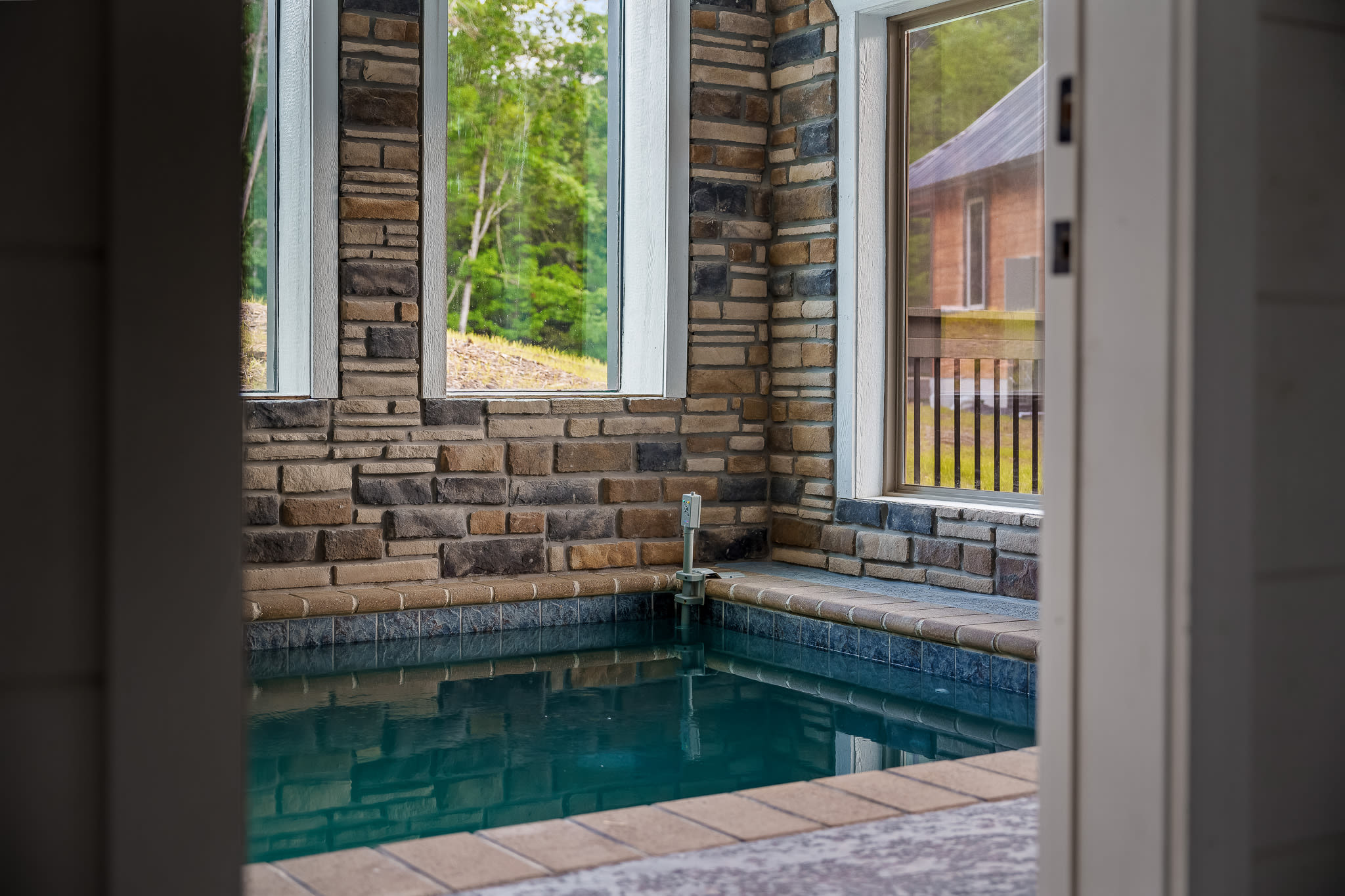 Indoor Pool + Game Room + 10MI to Great Smoky