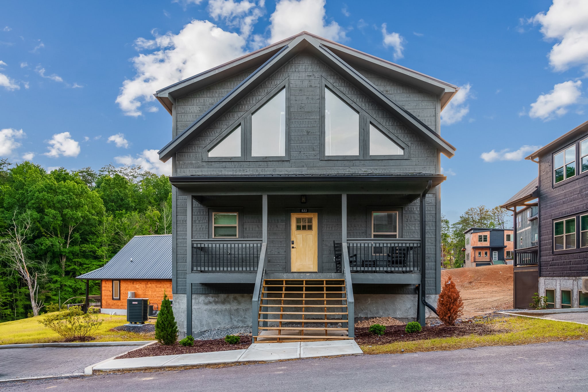 Indoor Pool + Game Room + 10MI to Great Smoky