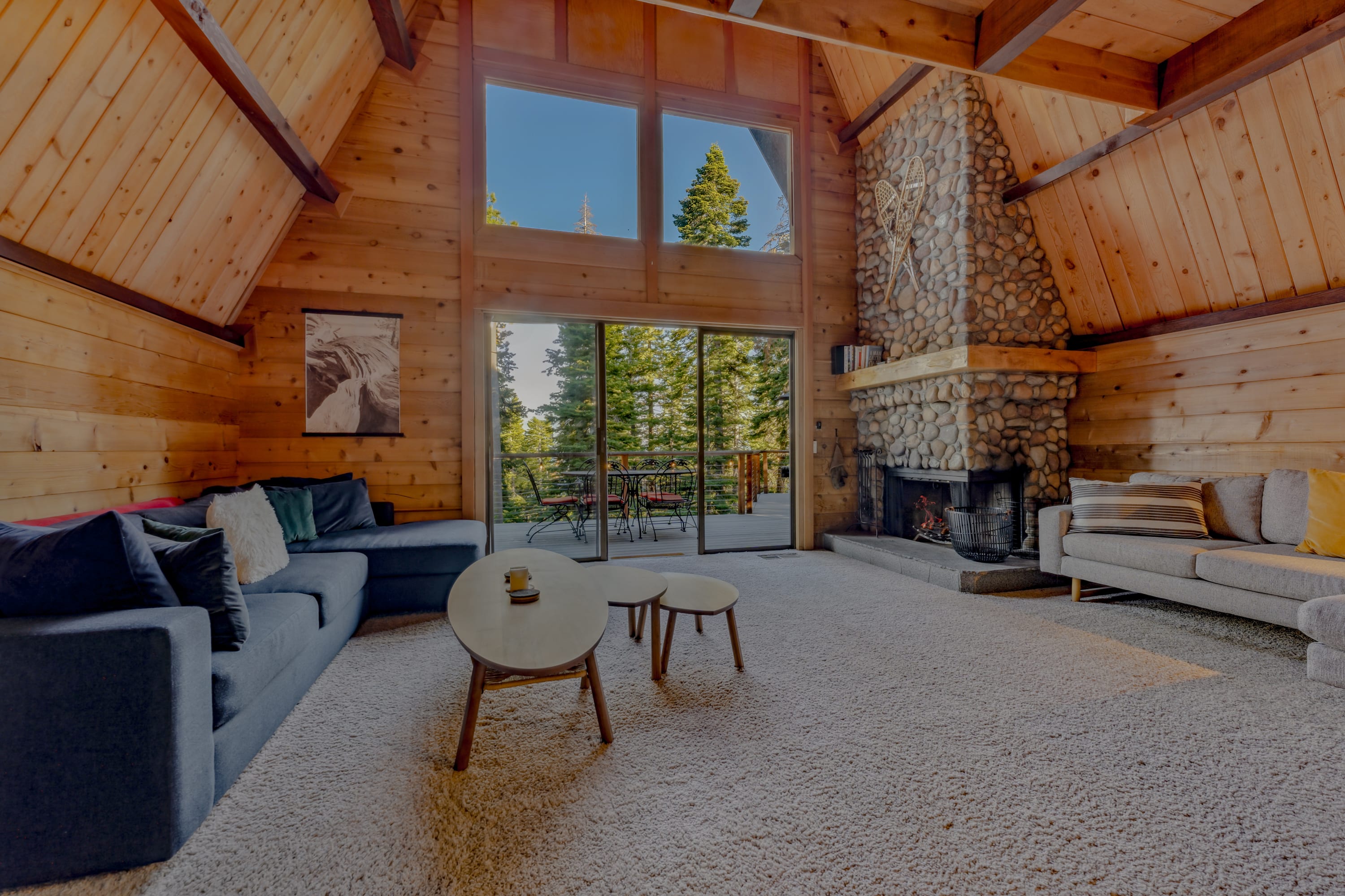 3BR w/Sauna & Lake Views, 2 miles to Beach