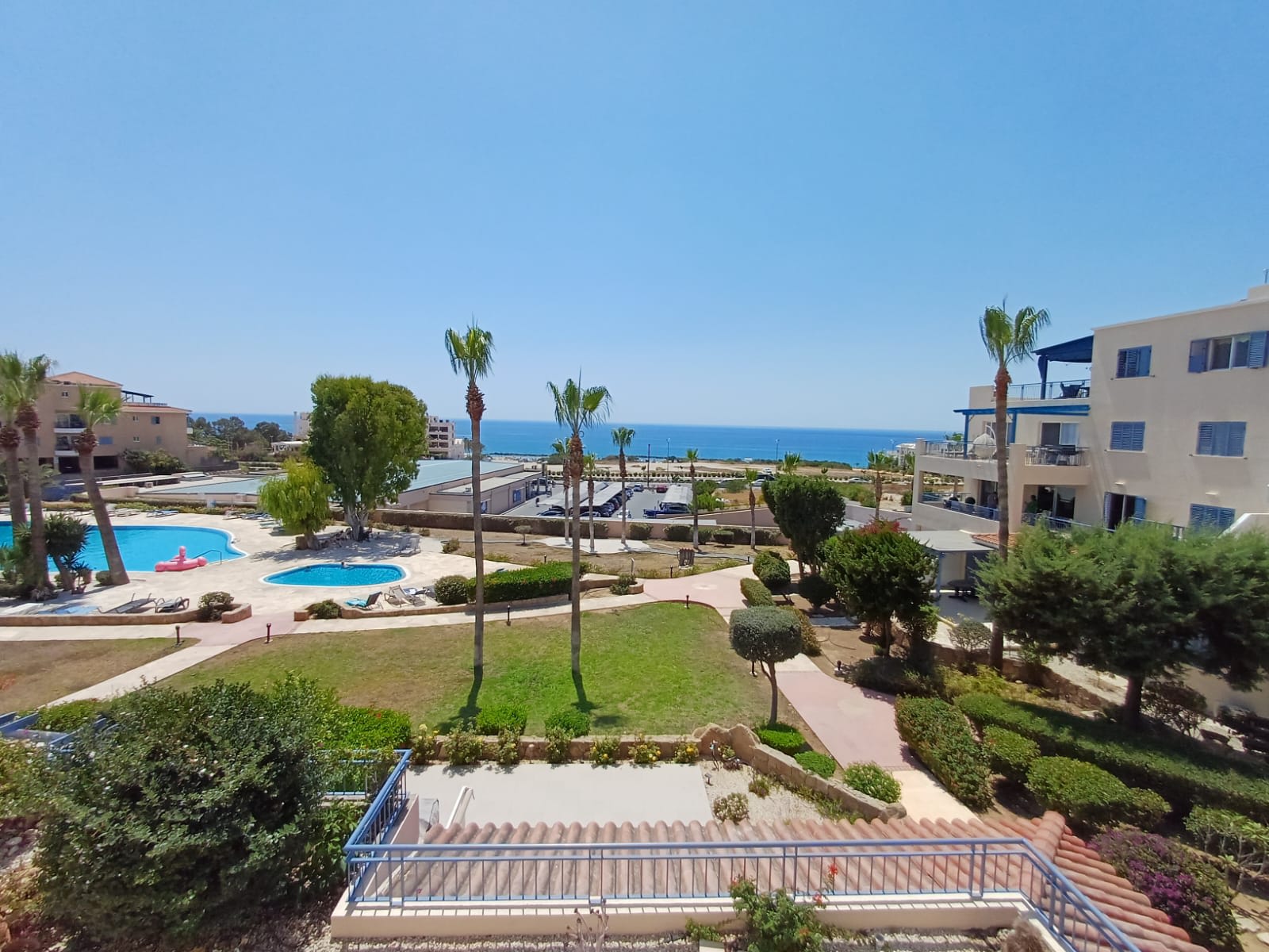 Kings Palace - Elegant 2BR | Sea Facing with Pool Views