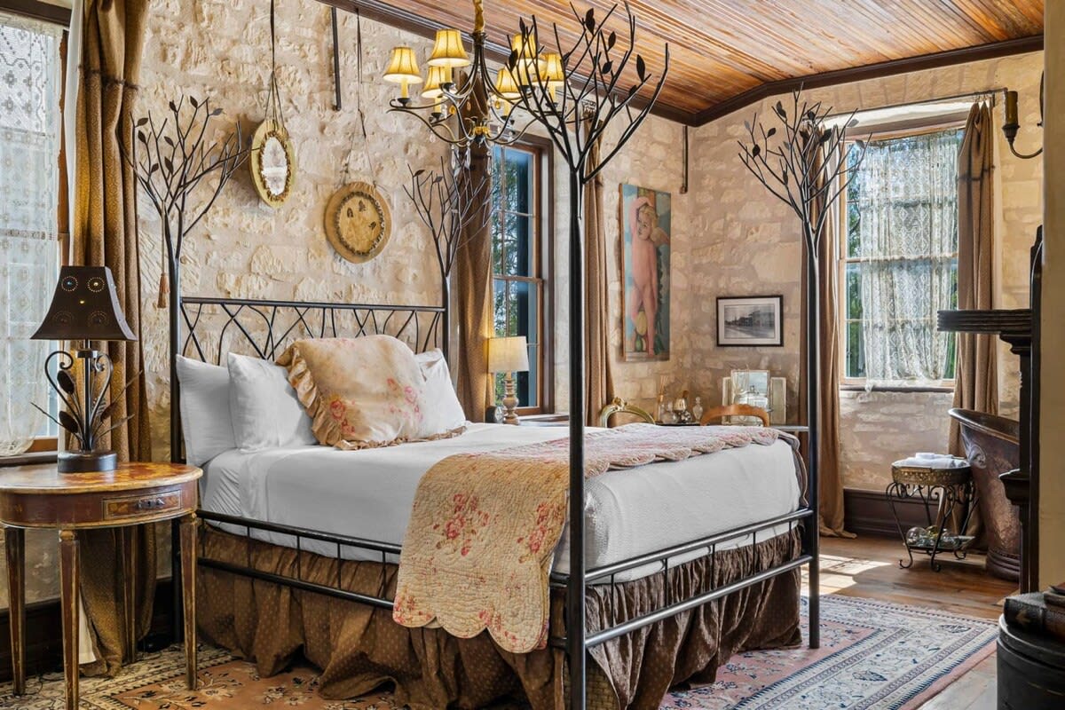 Romantic 1BR Suite on Main Street | Prime location — Fredericksburg, TX — vacation rental