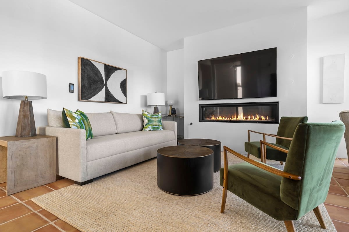 Villa 2 | 2BR | Firepit | Pool | Hot tub |Cornhole 3