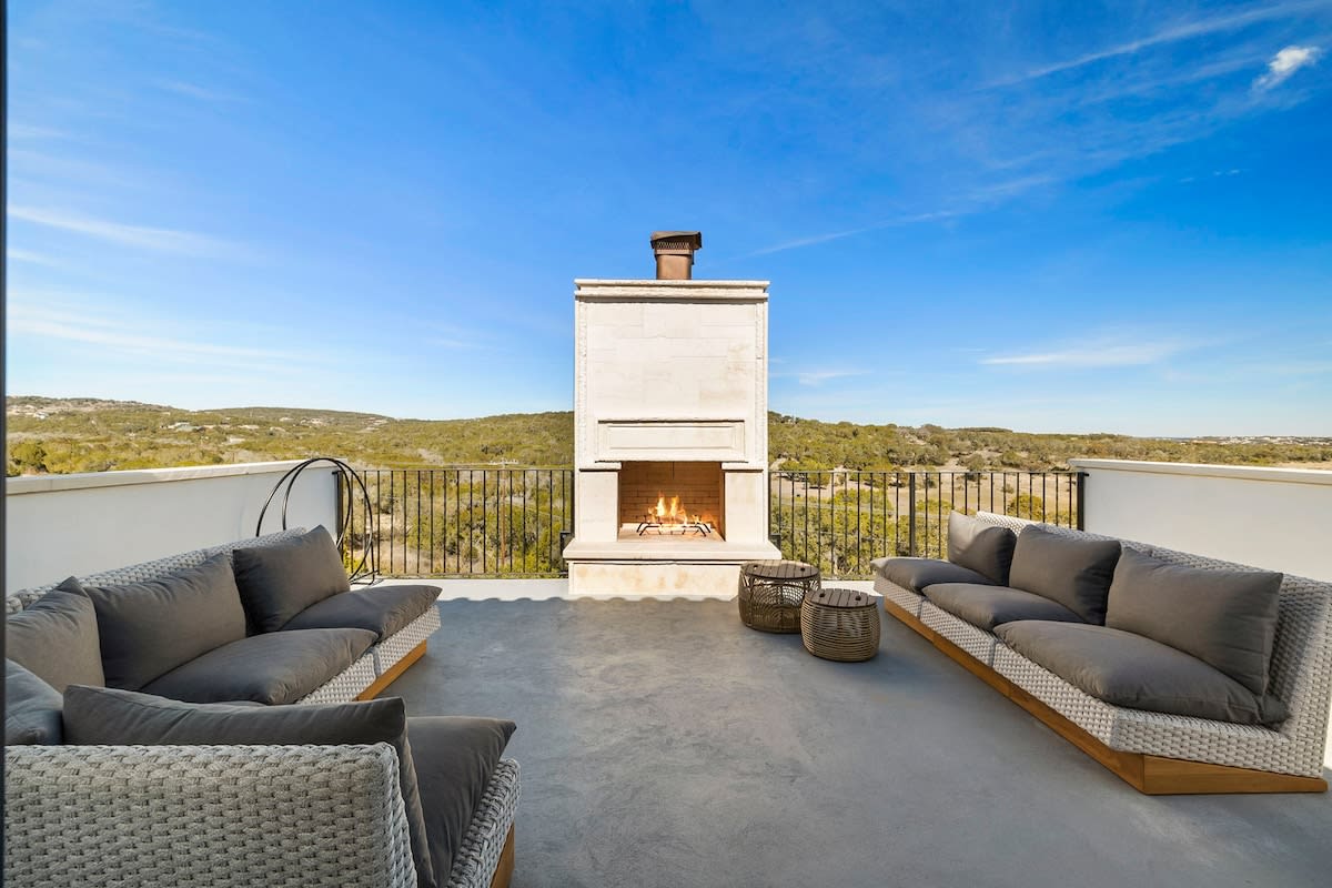 Villa 4 | 3BR | Firepit | Pool | Hot tub |Cornhole 5