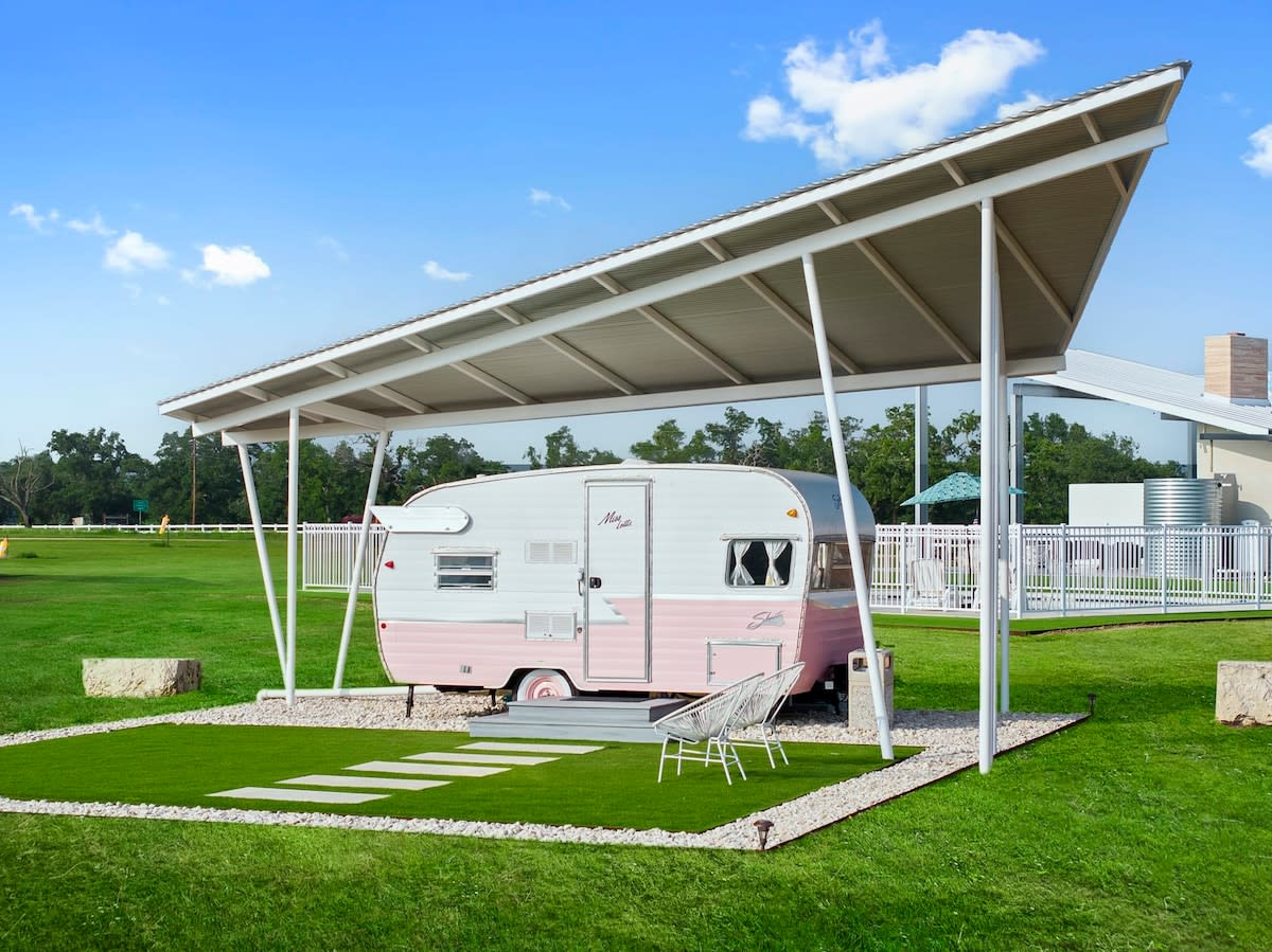 Miss Lottie | Glamping | Pool | Outdoor Fireplace