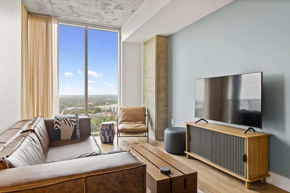 20th FL 1BR | Heated Pool | Gym | Bar | Balcony — Austin, TX — vacation rental