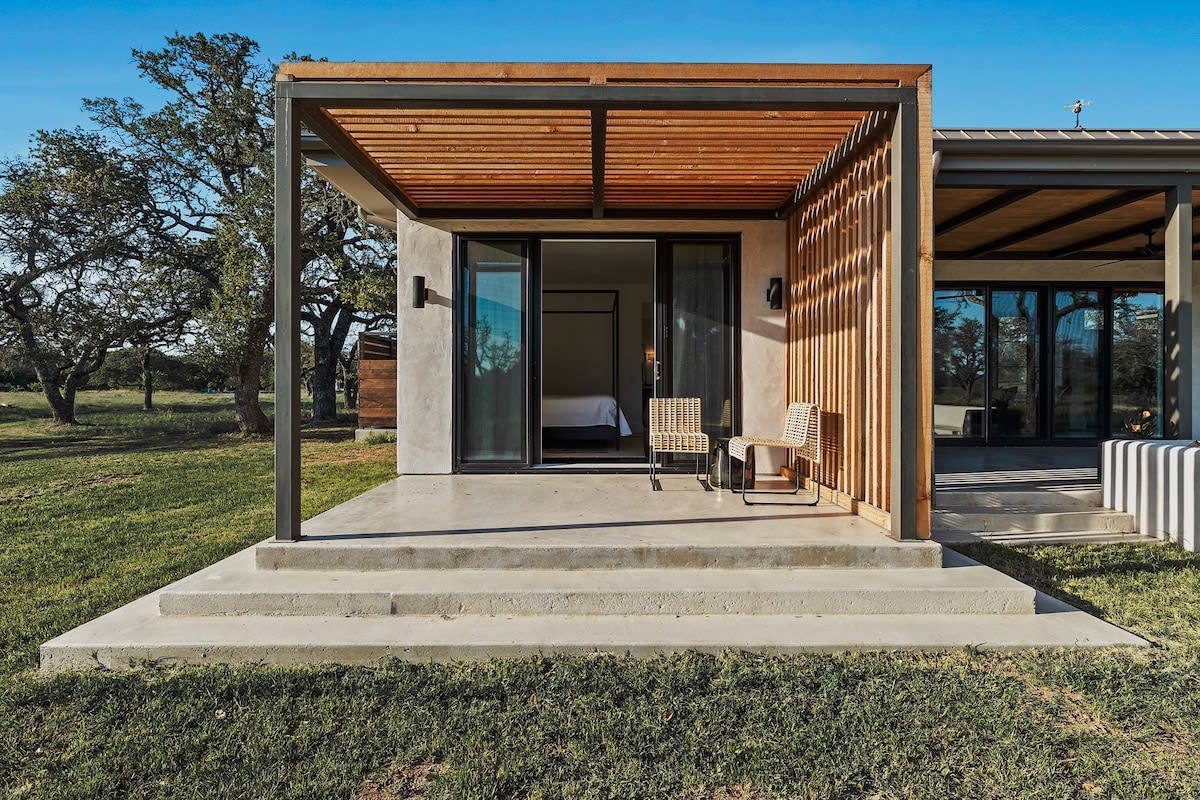 Running Deer Lodge | A Fredericksburg Escape