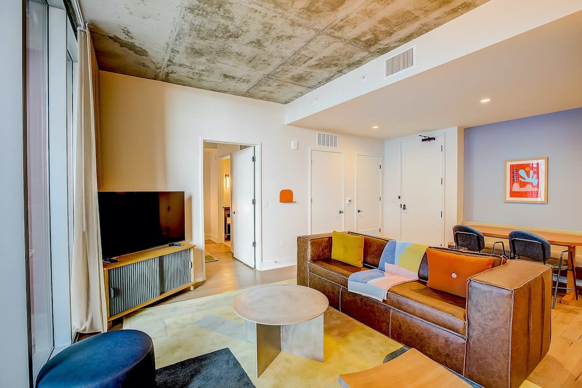 2BR Condo near Rainey St | Heated Pool | Gym | Bar — Austin, TX — vacation rental