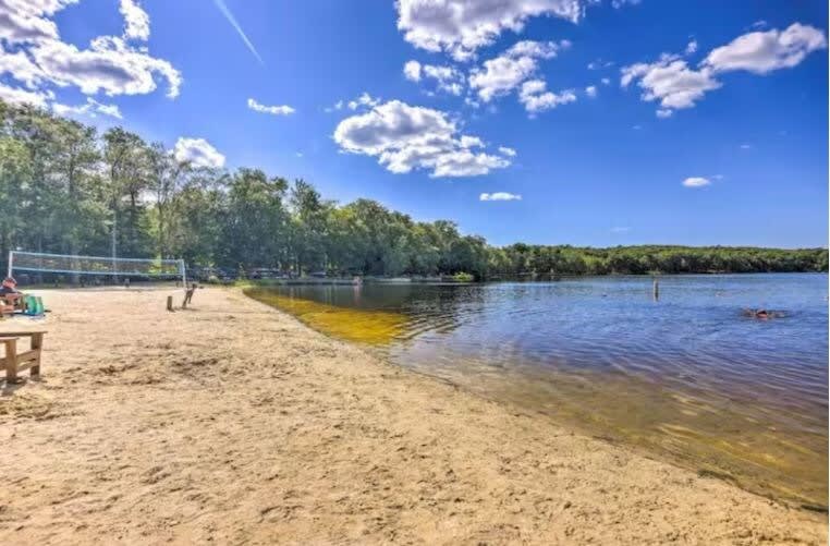 Log Cabin | King Beds | Lake Access