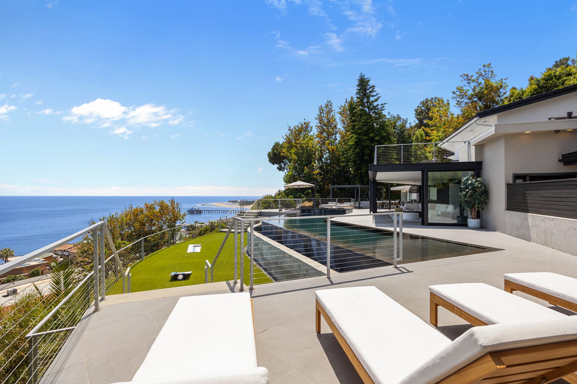 Ideal for both daytime lounging and evening star-gazing, creating lasting memories.