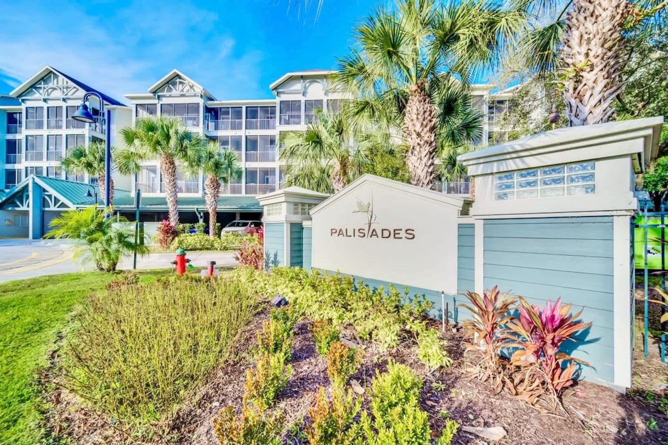 Palisades Condominiums Exterior
