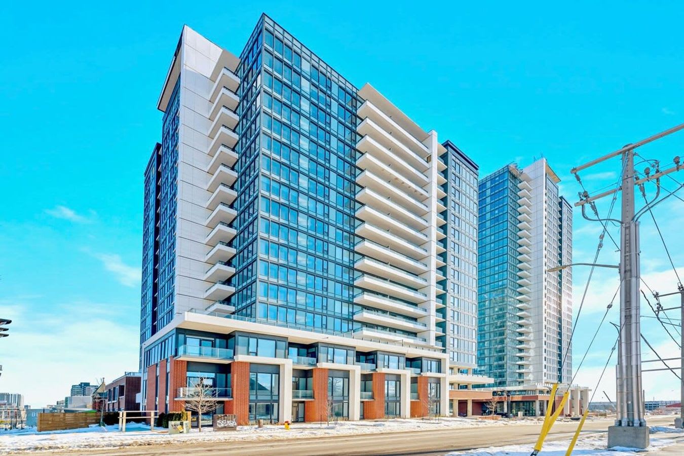 Upscale 1BR Condo King Bed Private Balcony | Photo 5