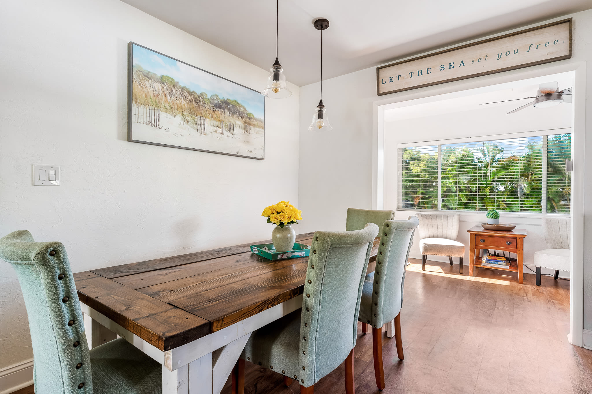 The Hideaway on 4th, Family Retreat Fenced Yard, Fast WiFi