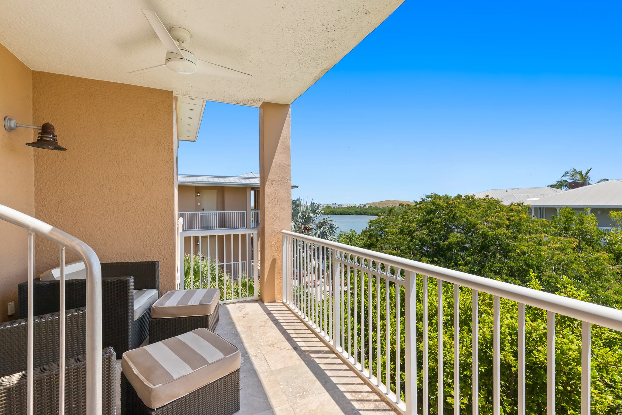 One Bedroom Suite with Rooftop Balcony