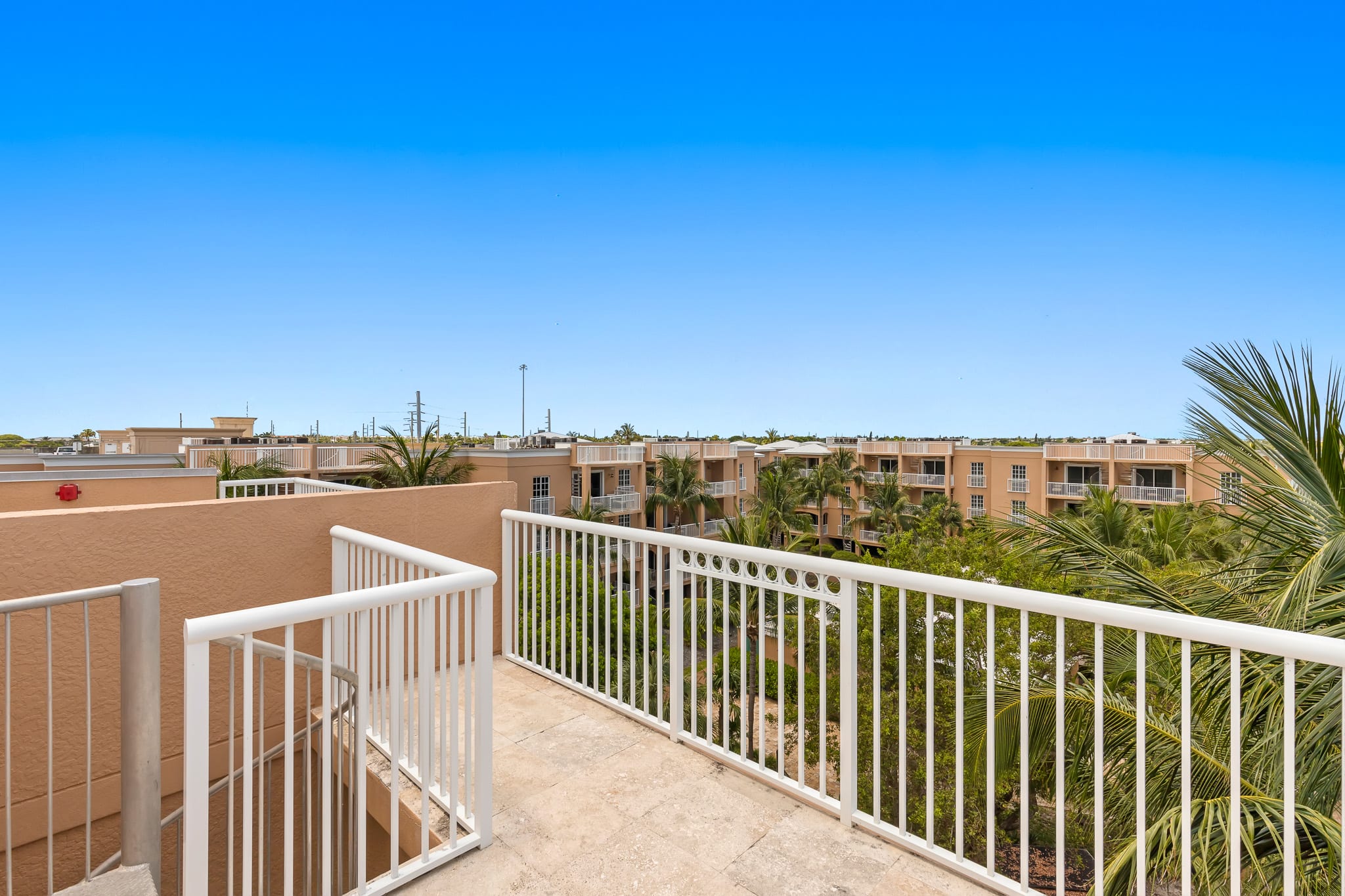 Resort View 1BR Suite with Rooftop Balcony