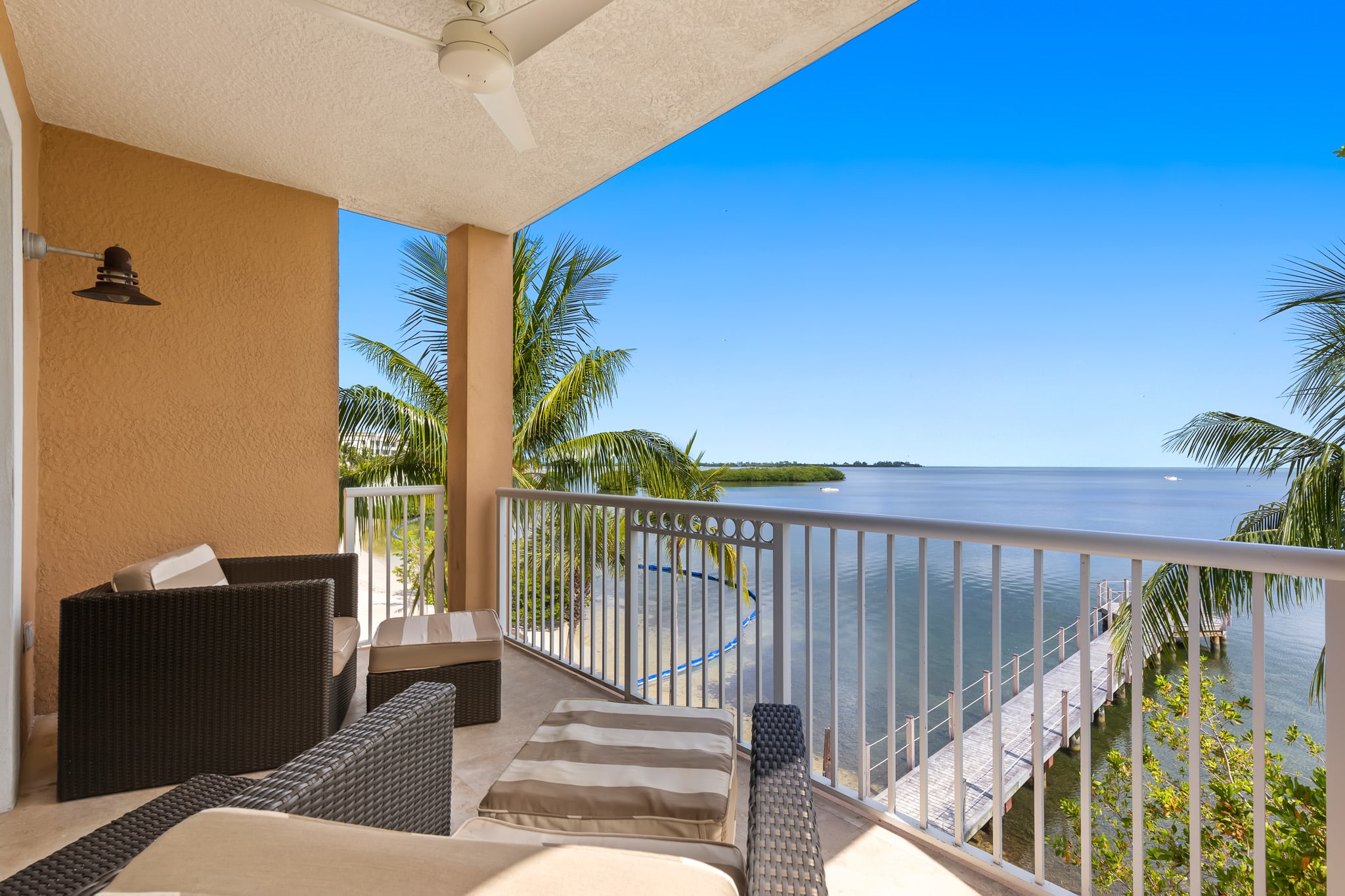 Ocean Front 1BR Suite