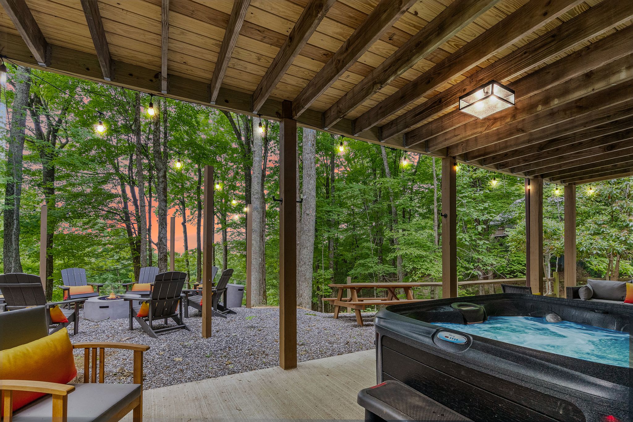 5 Min to Hatley Pointe! Après Ski~HotTub~FirePit — Mars Hill, NC — vacation rental
