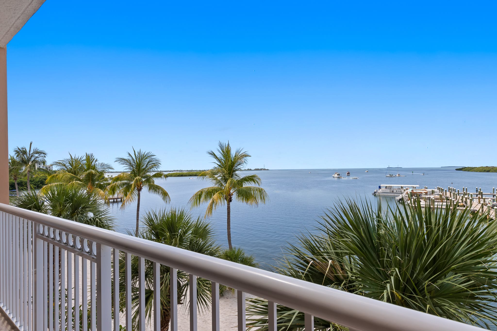 Ocean Front Presidential Suite | Beachside Resort