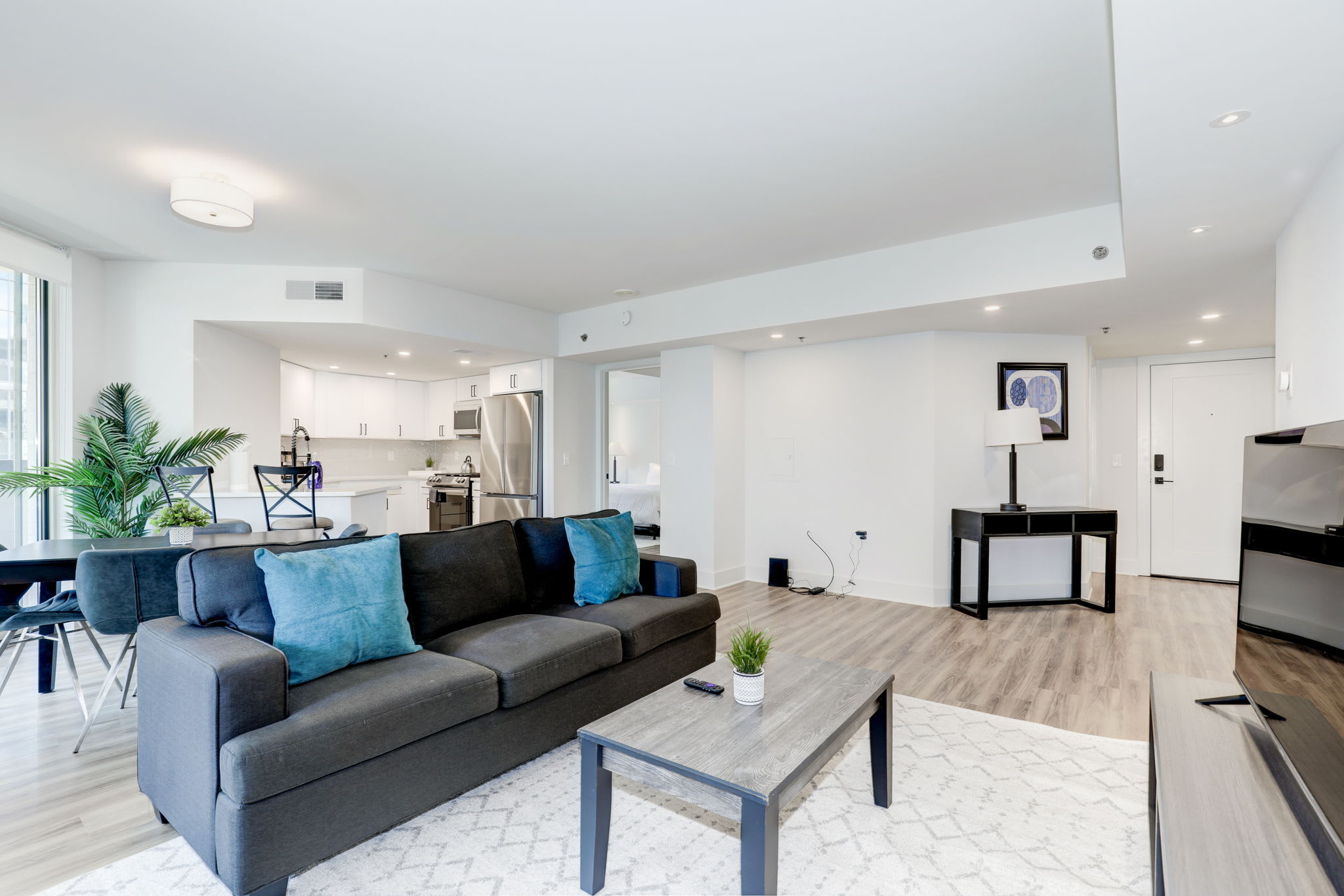 2BR Urban Oasis, DC Access with Lux Comforts — Arlington, VA — vacation rental