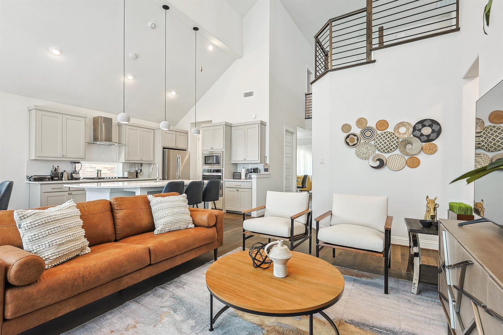 Brand New 5BD,4BA Luxury Vacation Home w Hot Tub — Irving, TX — vacation rental