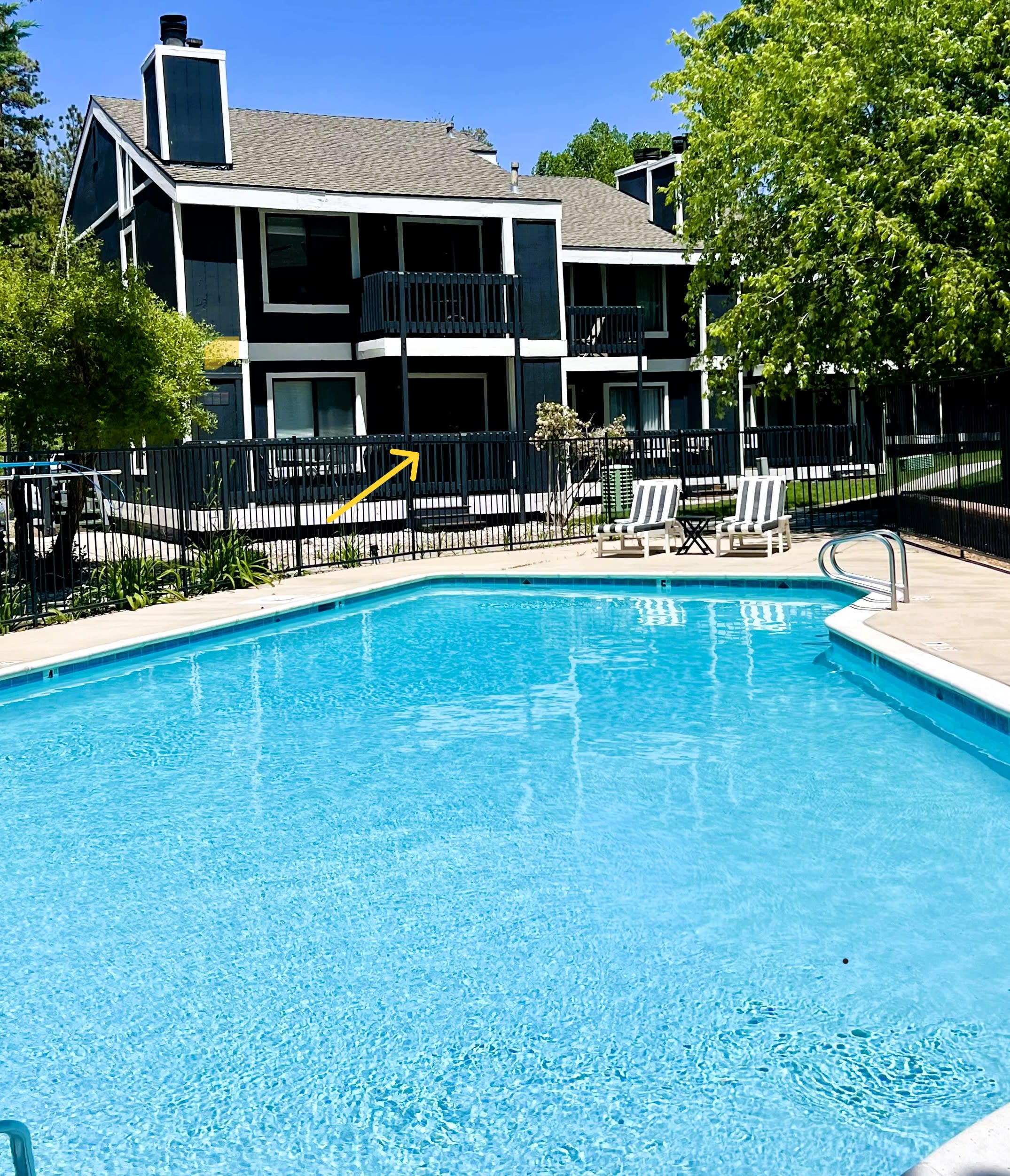 Next to Lake. Close to Village and Slopes. BBQ.