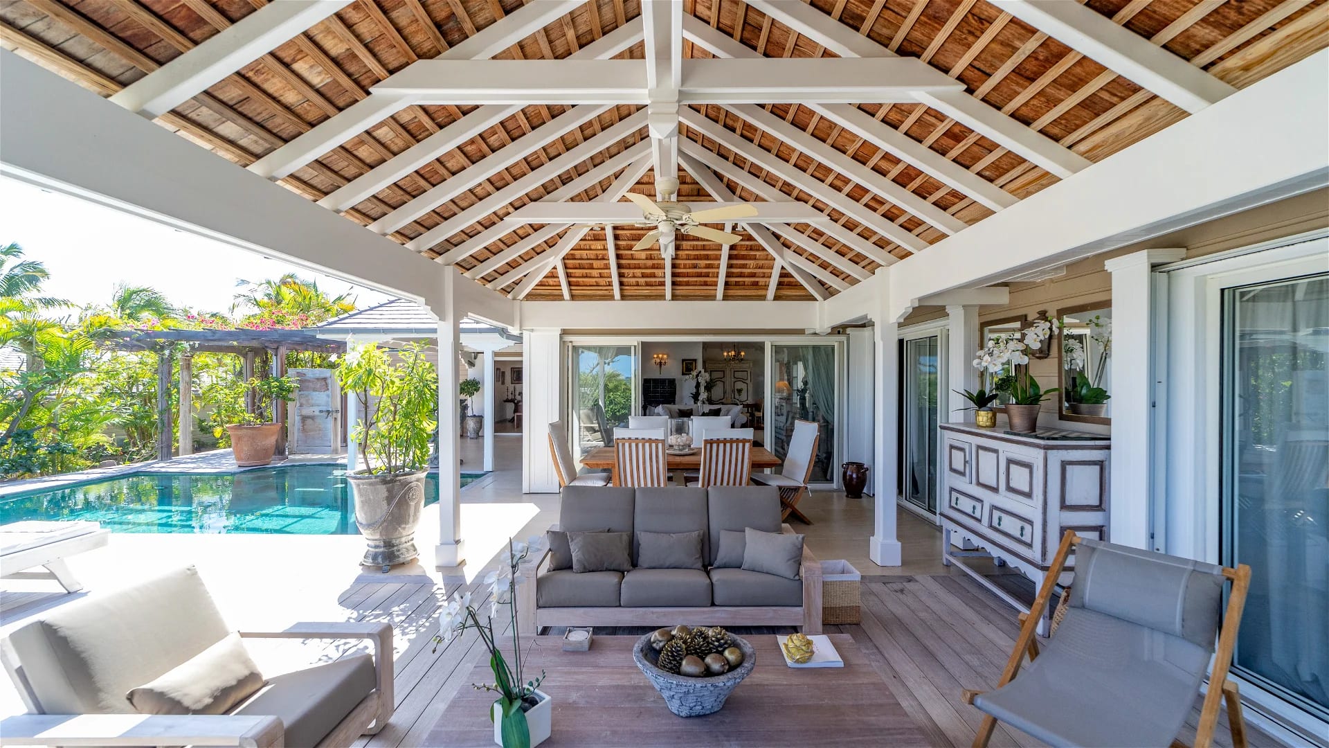 Serene 1BVilla where Romance Meets Tropical Beauty 4