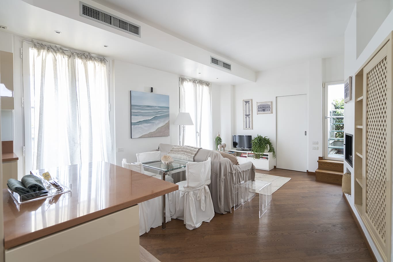 Bright Apt with terrace -near Duomo — Milano, Lombardy — vacation rental