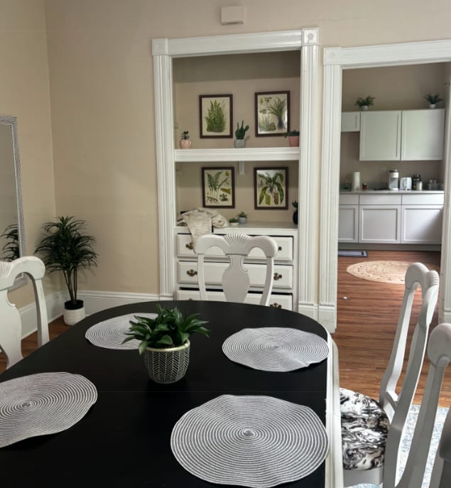 2 Bedroom Unit Off Brady St — Milwaukee, WI — vacation rental