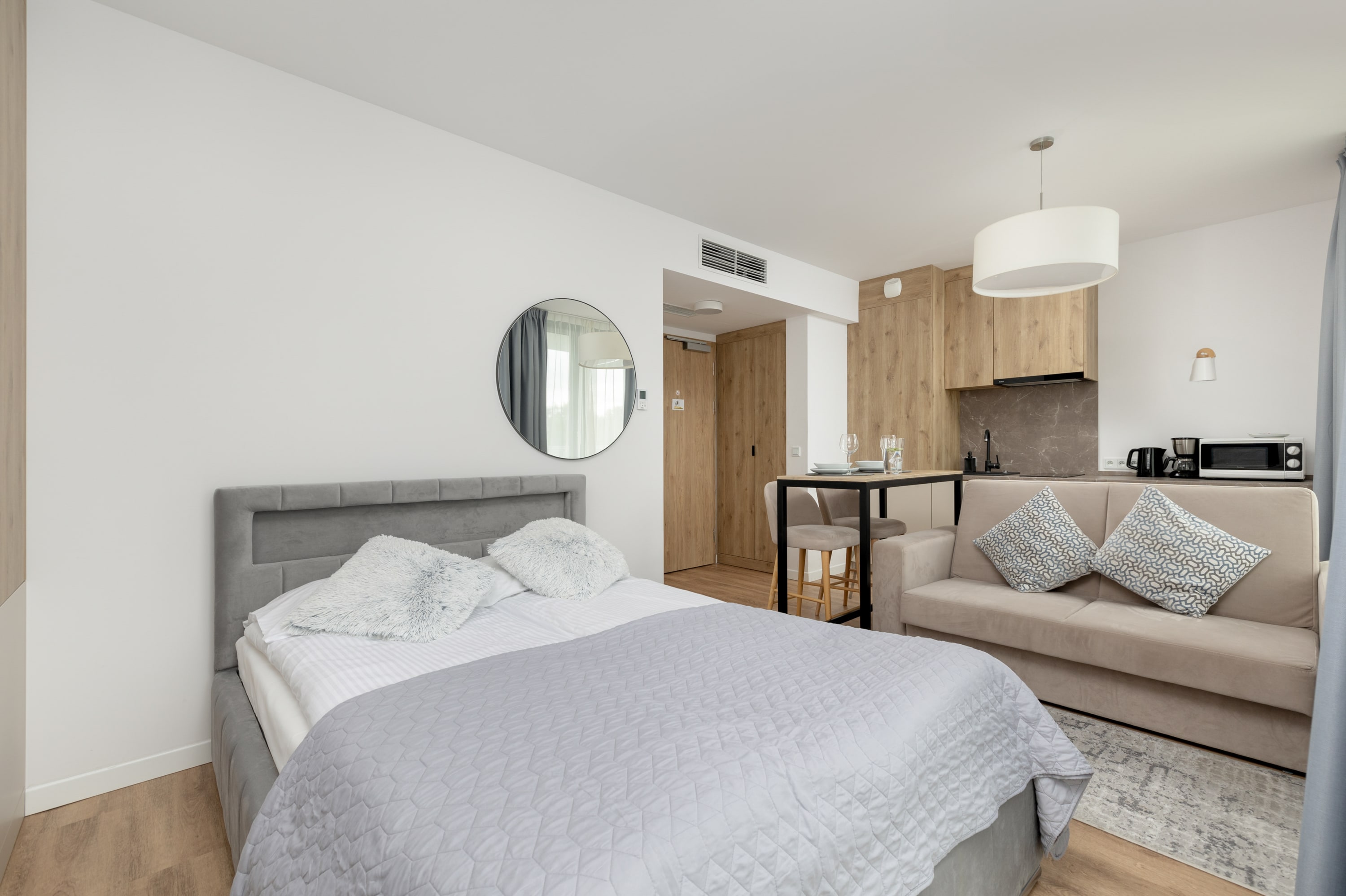 Jantaris B39 Mielno | Beige Studio for Remote Work with Parking and Gym — Mielno, Województwo zachodniopomorskie — vacation rental