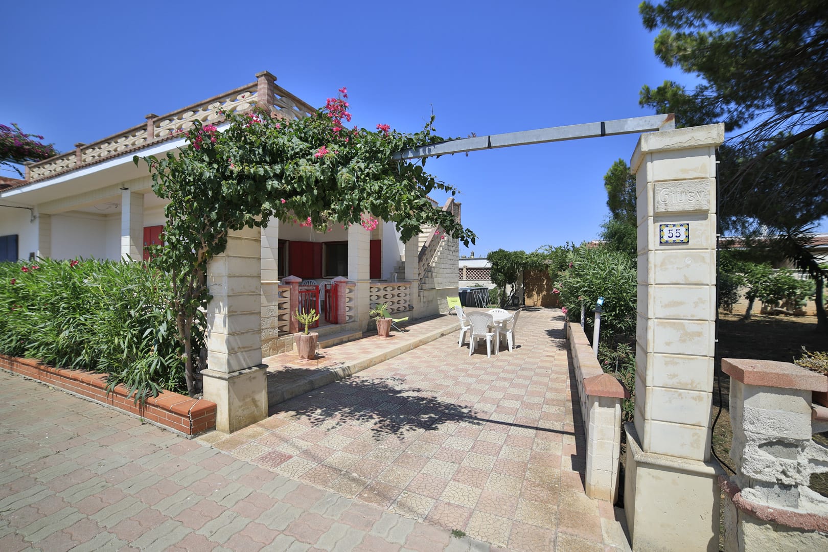 Villetta Giusy con piscina a soli 700 mt dalla spiaggia di San Pietro in Bevagna — San Pietro In Bevagna, Puglia — vacation rental