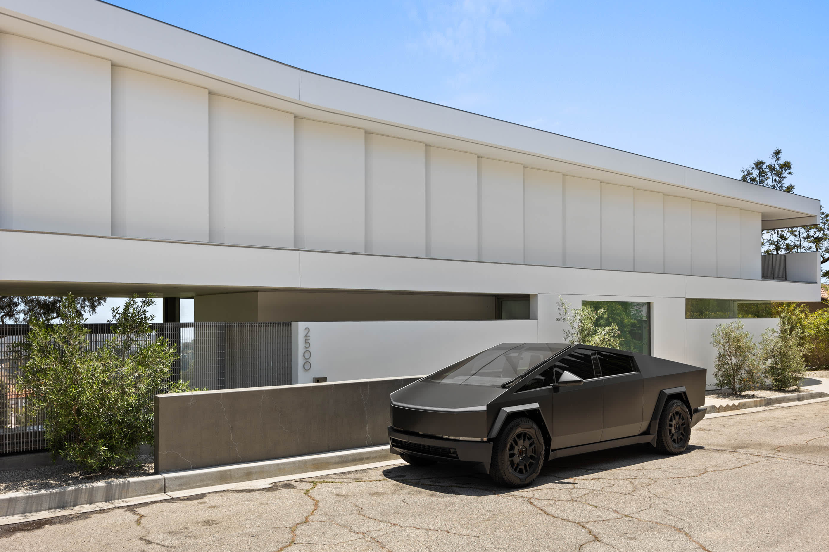 Prestigious location in Beverly Hills, offering unparalleled access to luxury and exclusivity.
