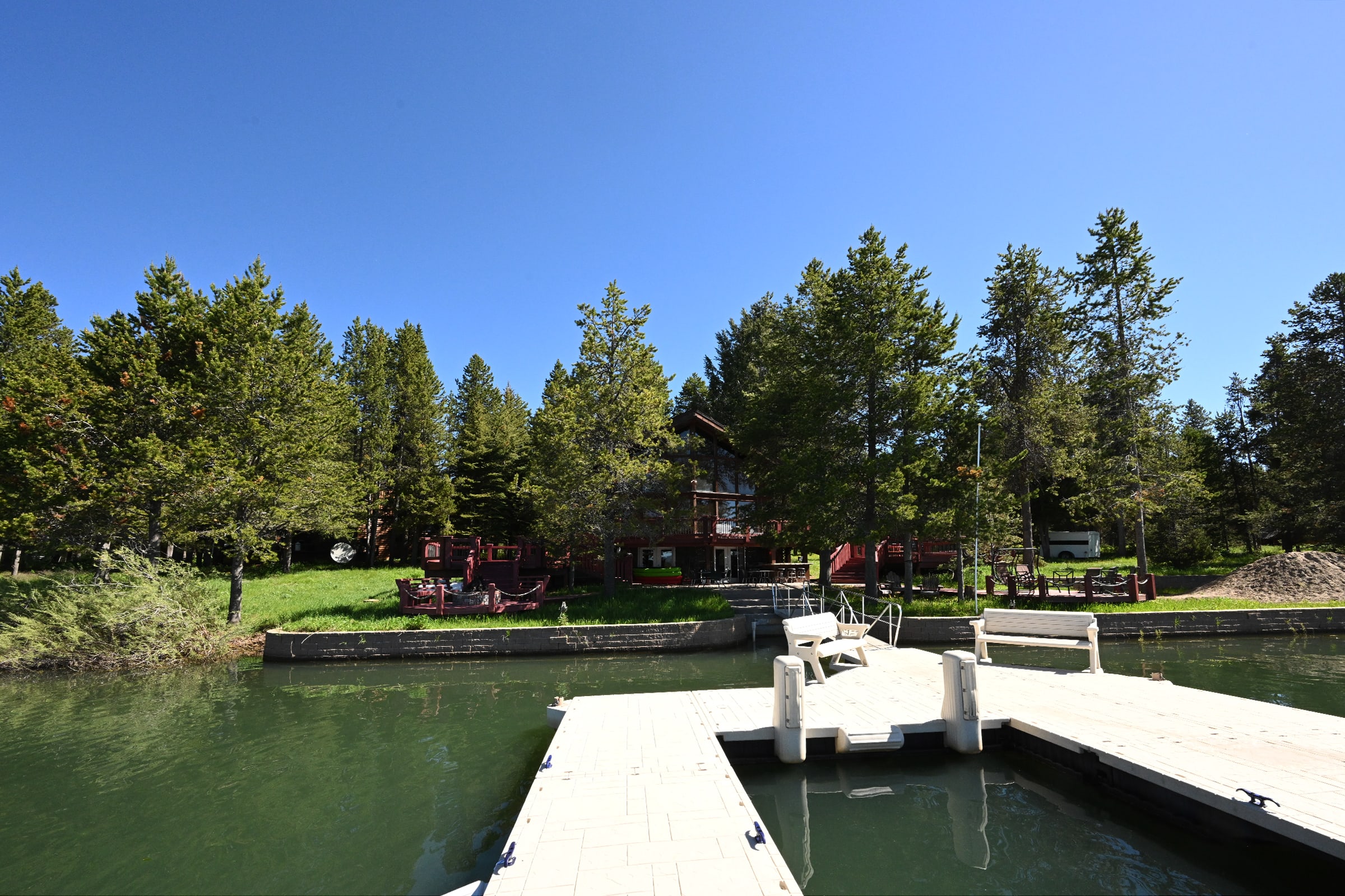 *New Listing* Waterfront, Sleeps 15 — Island Park, ID — vacation rental