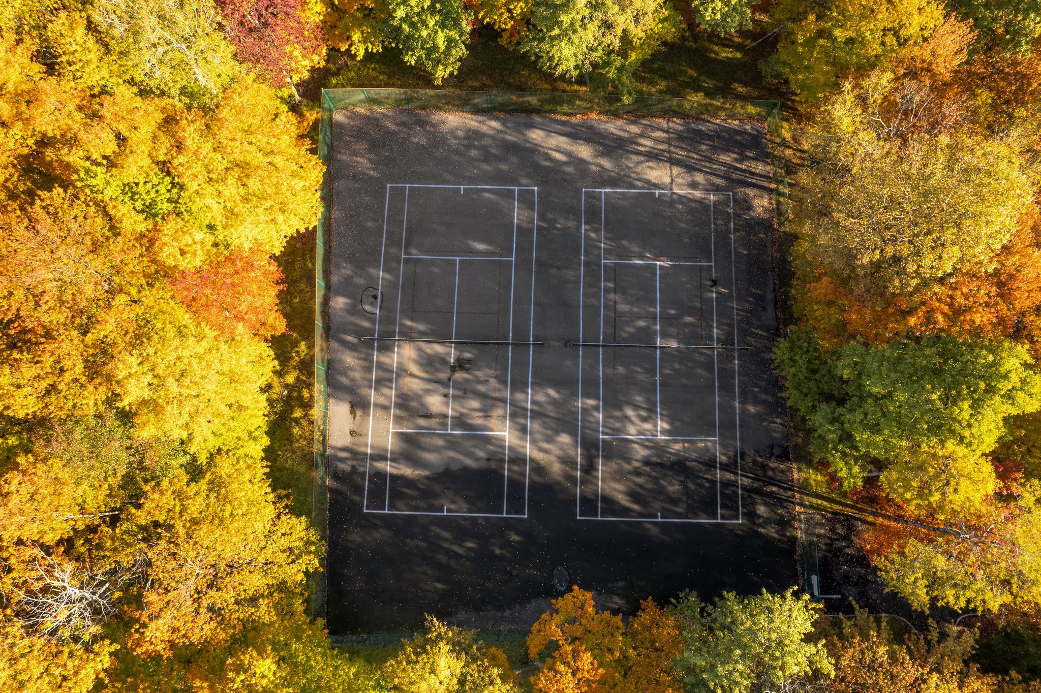 Tennis courts / Pickle ball courts for you to enjoy during your stay from Memorial day to Labor day! 