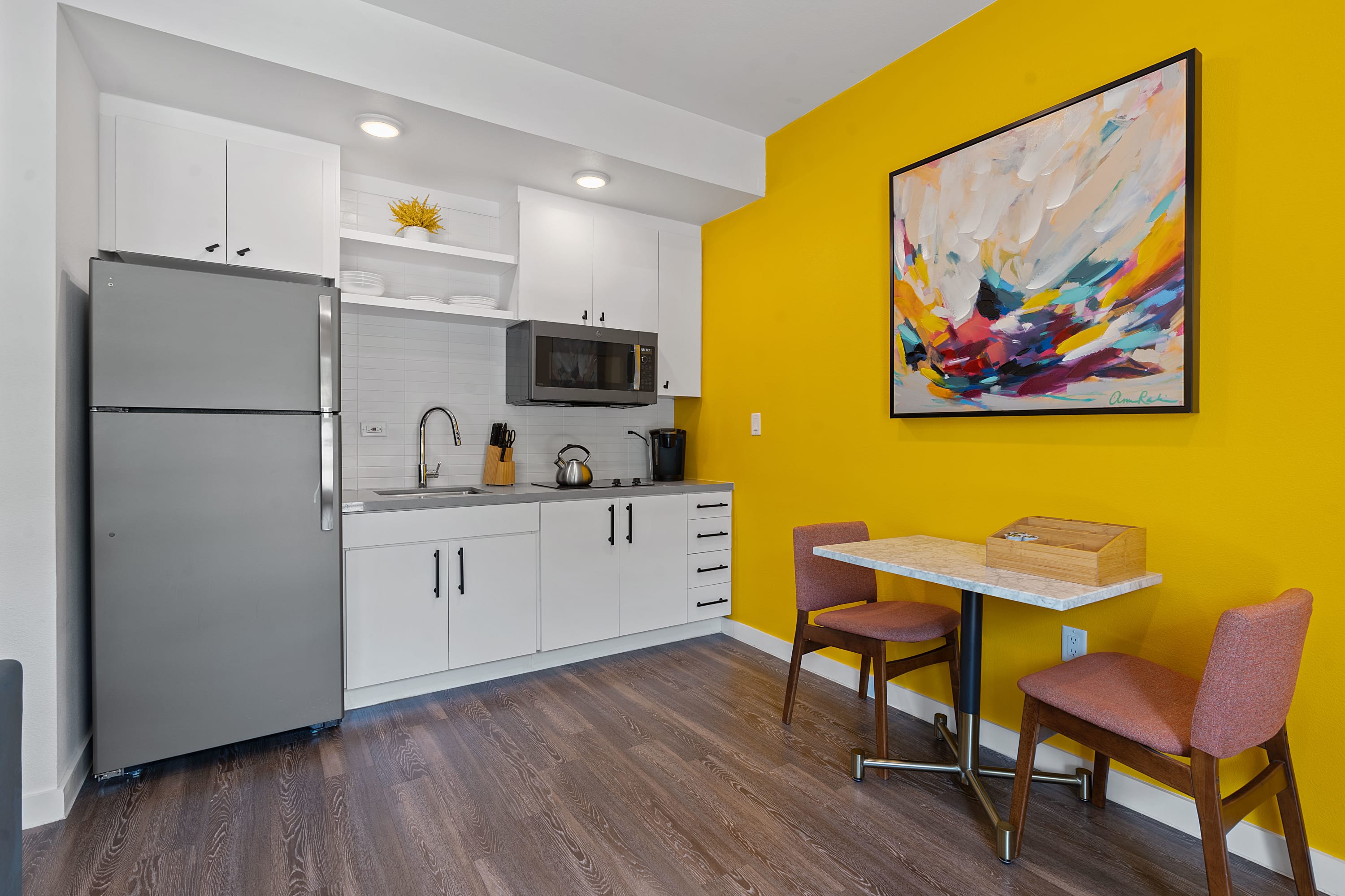 Cozy DT ATX Studio | Mins to Rainey St | Patio 2