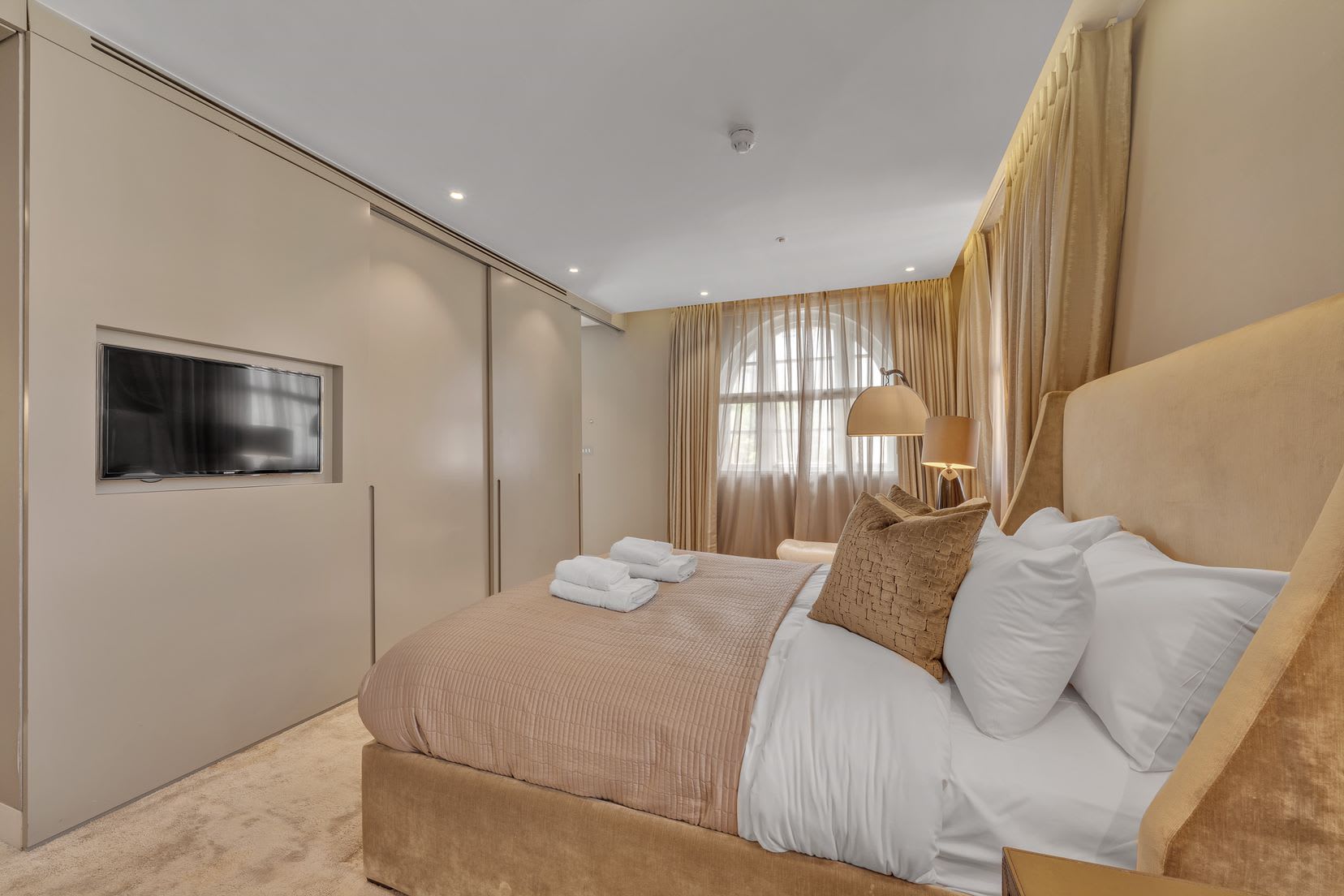 Beautiful apartment with lift in Baker St in Baker Street W1U 6SE - Property image 3 - VivreStays