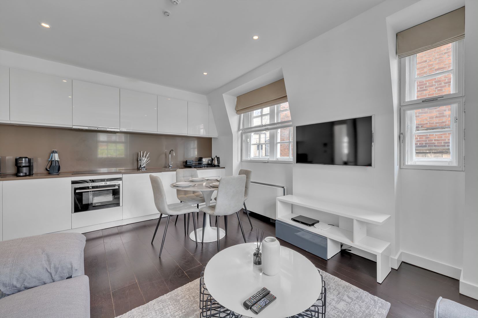 Modern loft with AC and lift in Baker St in Baker Street W1U 6SE - Property image 4 - VivreStays